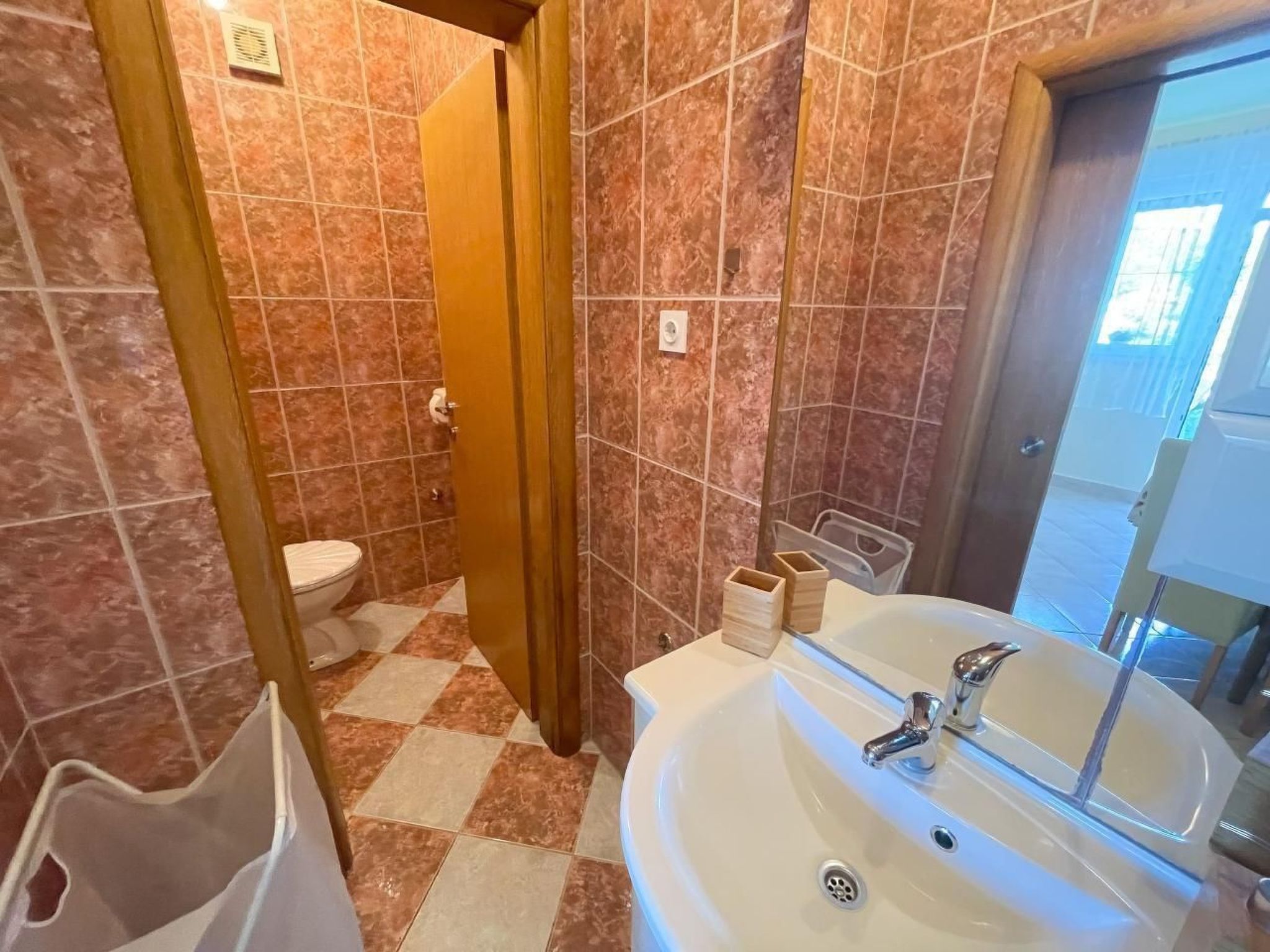 Nette Ferienwohnung in Jadranovo mit Terrasse, Garten und Grill-Image-tags.info