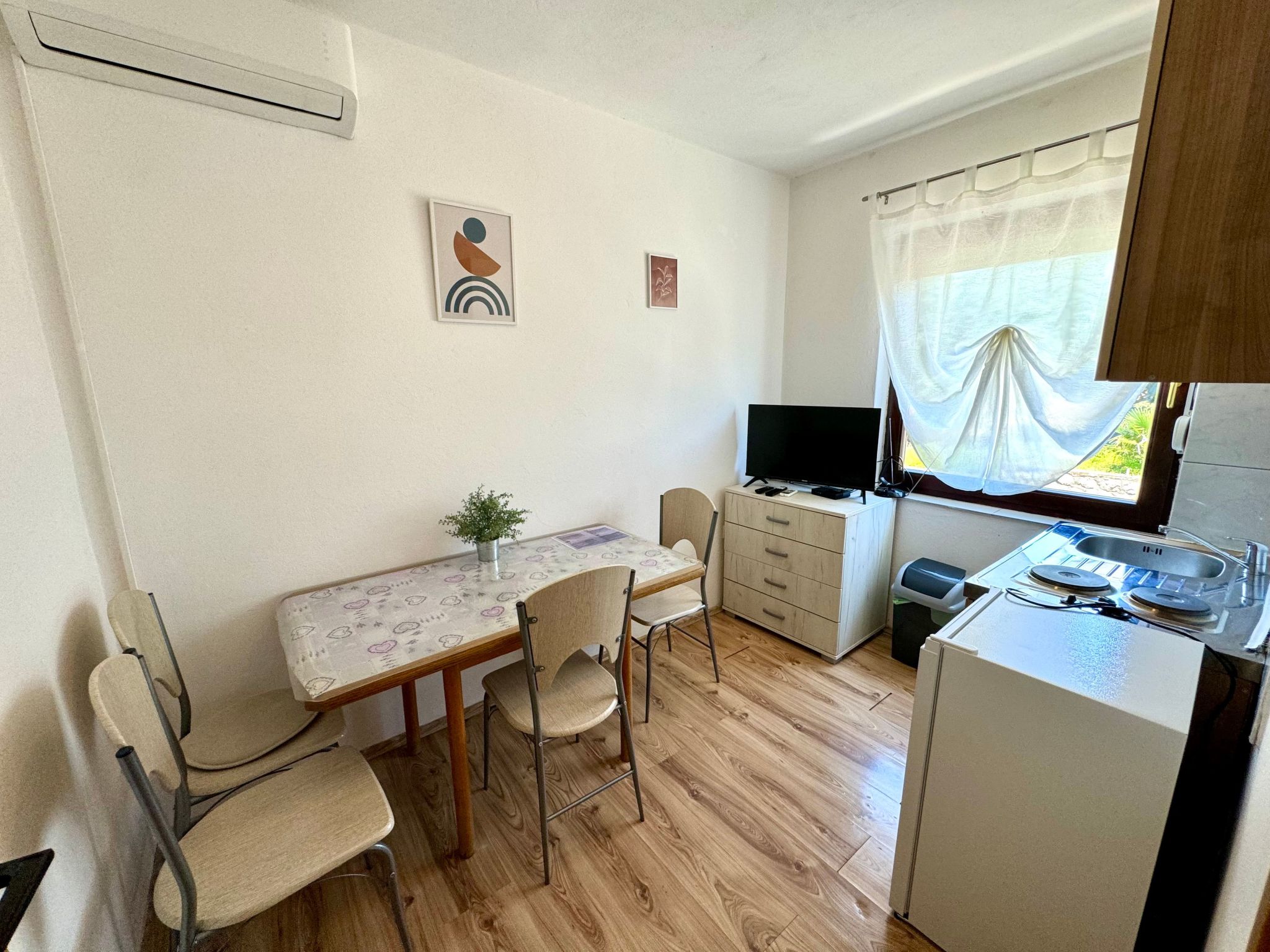 Apartment Lora 2-Dedans