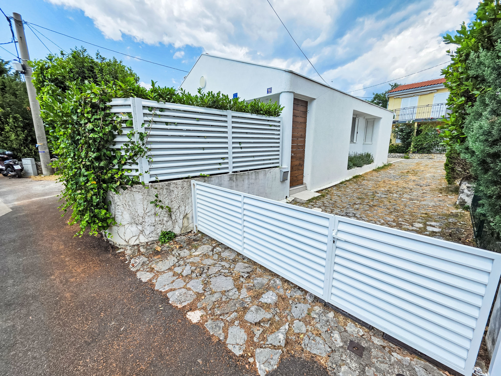 Photo of Villa mit Jacuzzi in Jadranovo