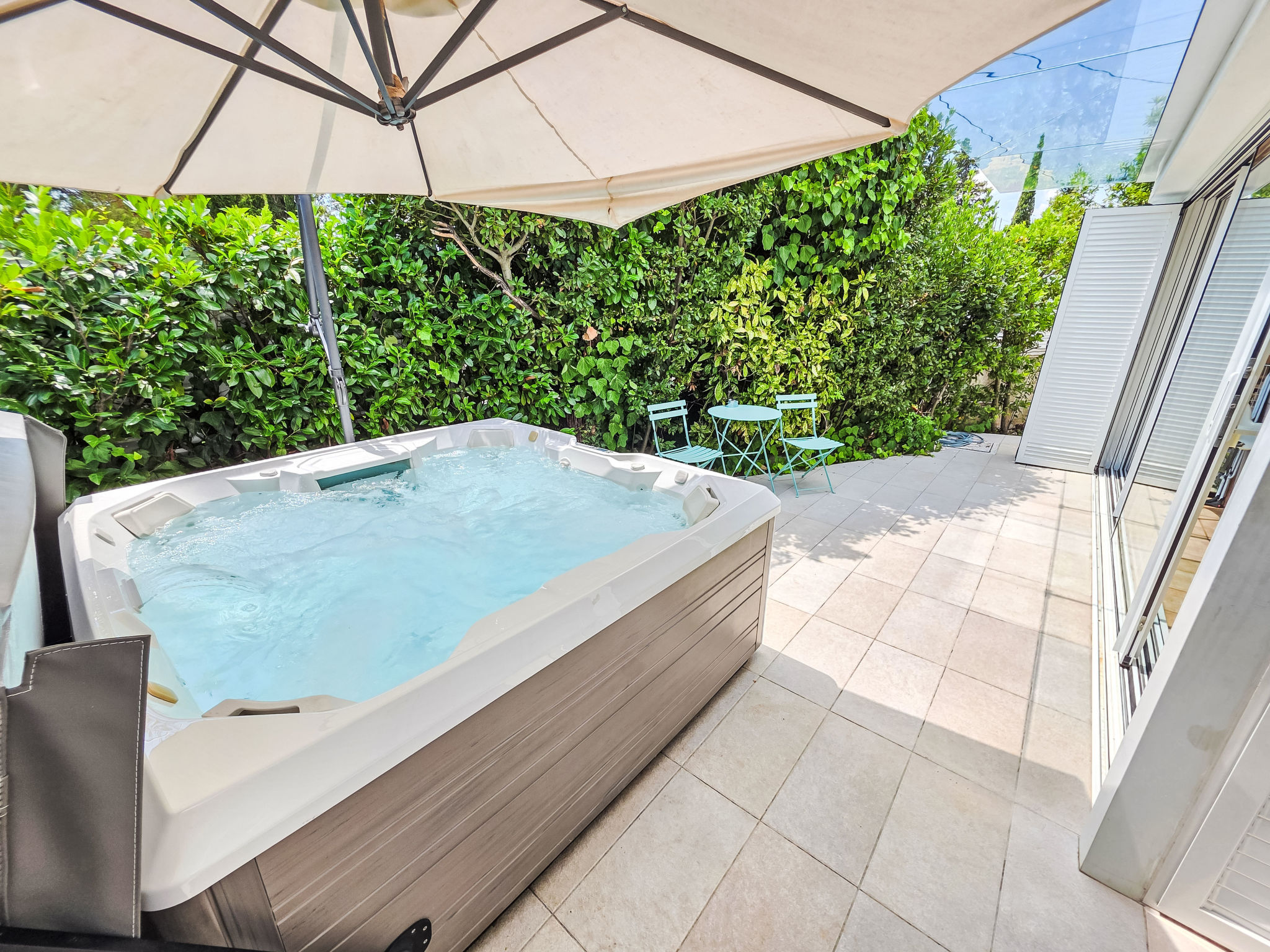Villa mit Jacuzzi in Jadranovo