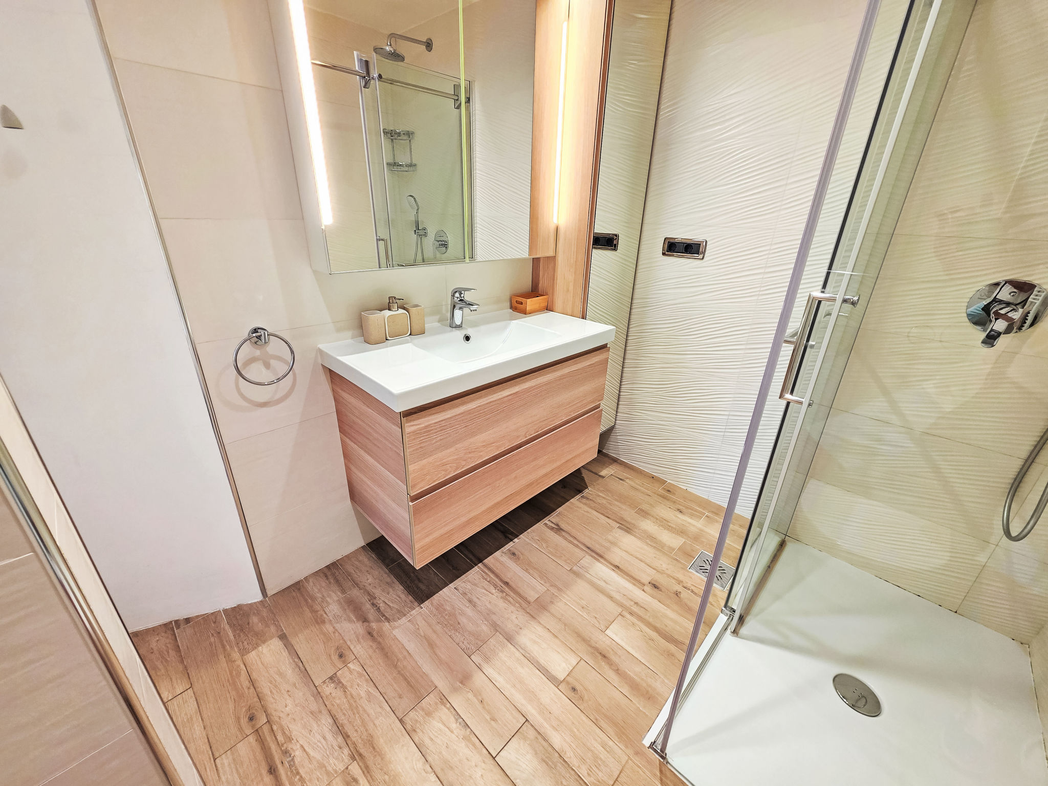 Photo of Villa mit Jacuzzi in Jadranovo