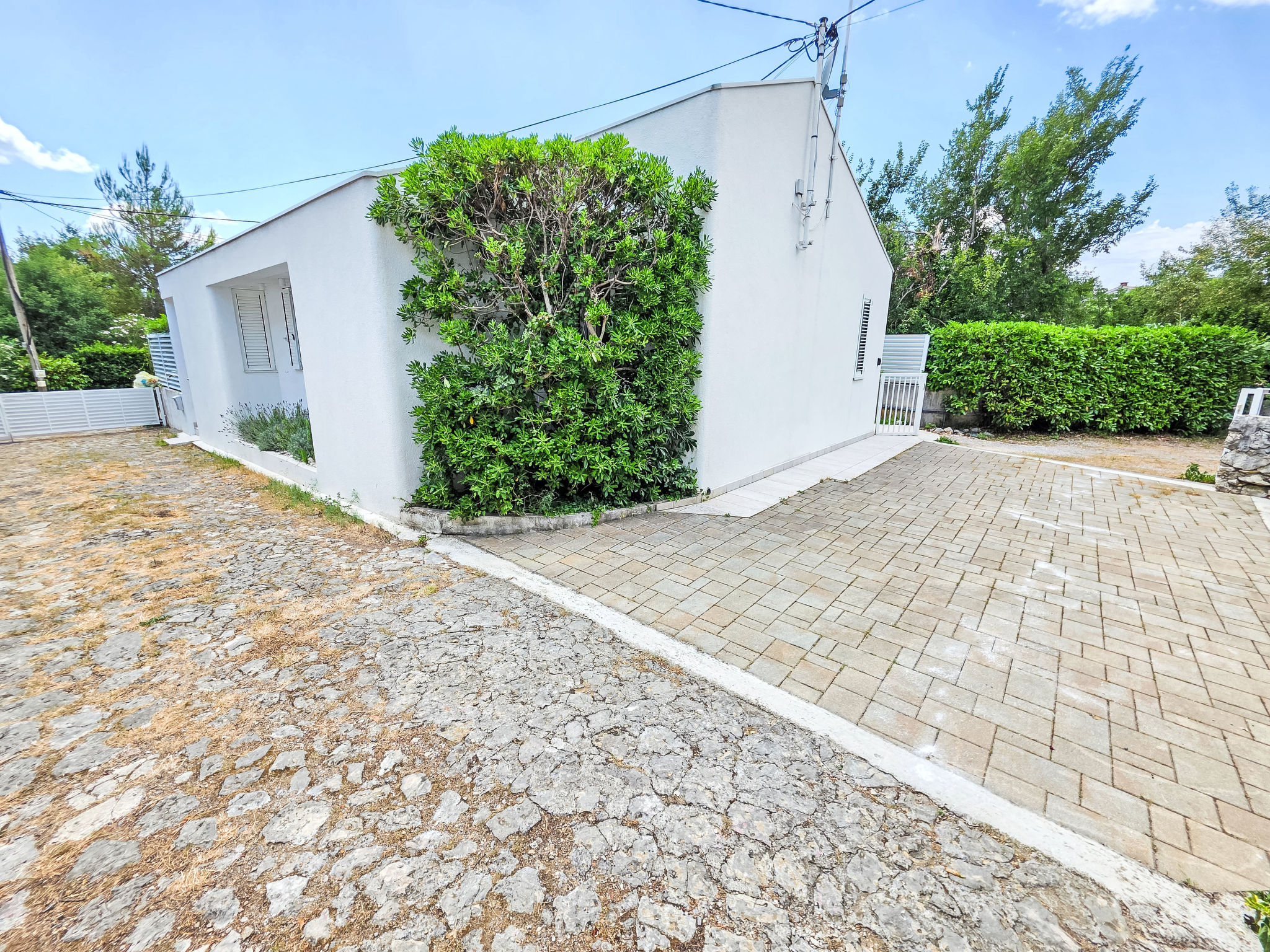 Photo of Villa mit Jacuzzi in Jadranovo