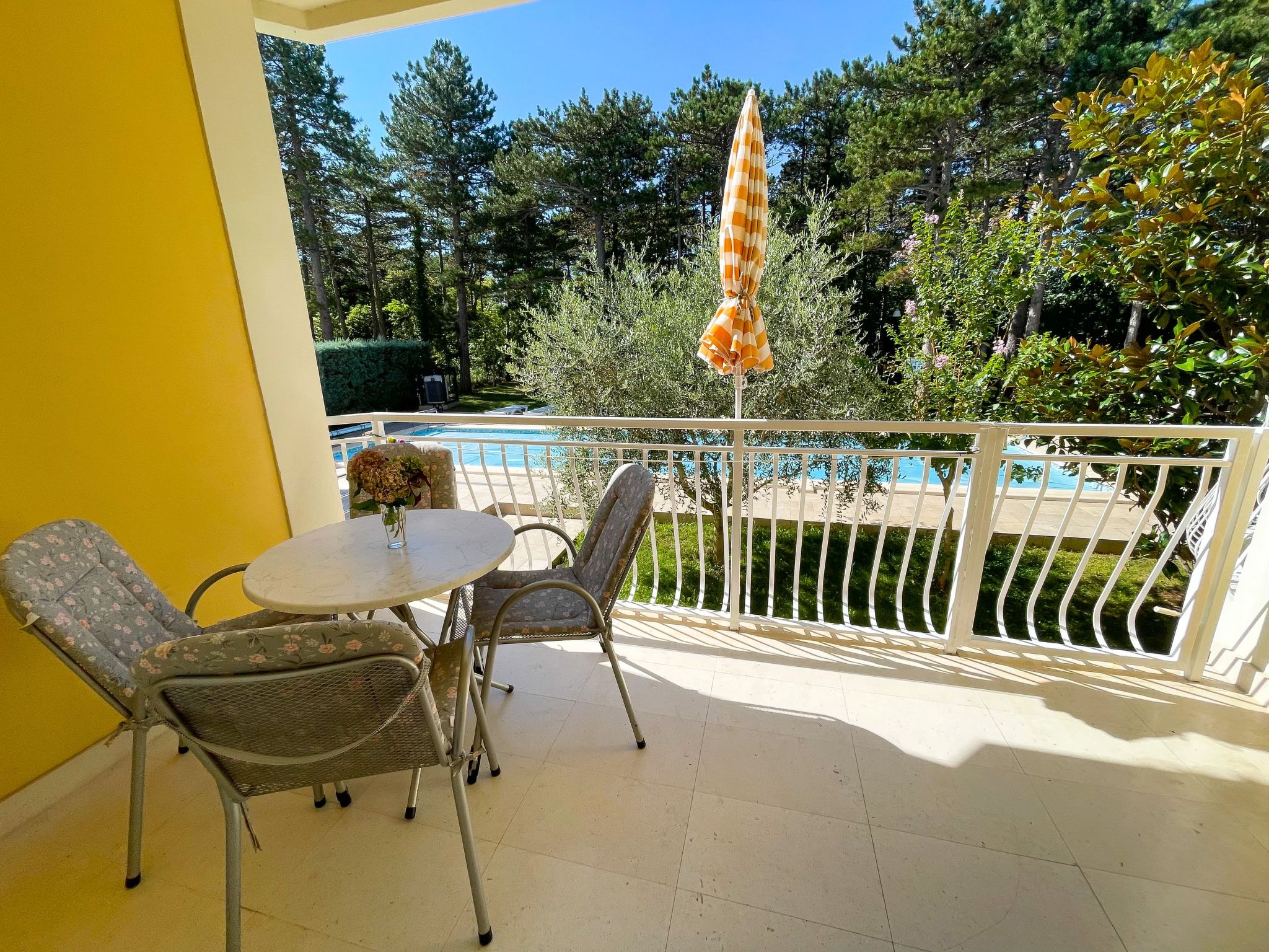 Wunderschönes Appartement in Jadranovo mit gemeinschaftlichem Pool, Grill und T - Image-tags.info