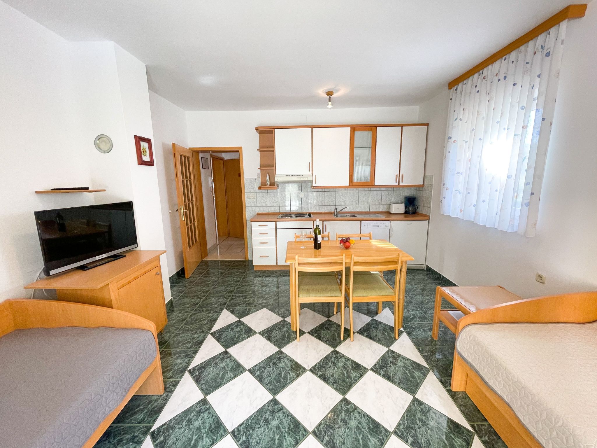 Wunderschönes Appartement in Jadranovo mit gemeinschaftlichem Pool, Grill und T - Image-tags.info