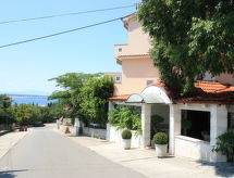 Romantisch verblijf aan zee met jacuzzi in Dramalj, vlakbij Crikvenica - thumbnail 1