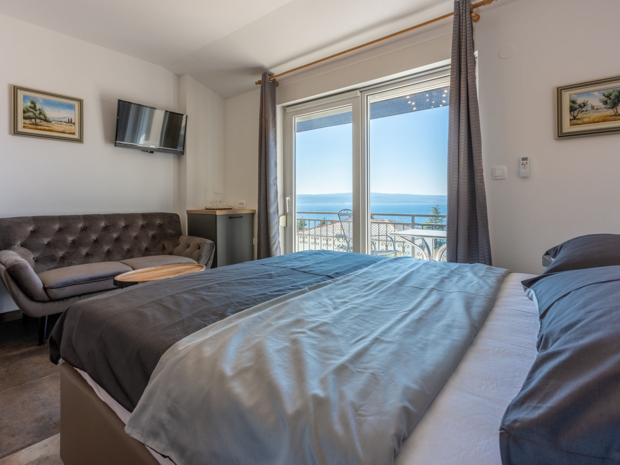 Photo of HR3303.1056.1