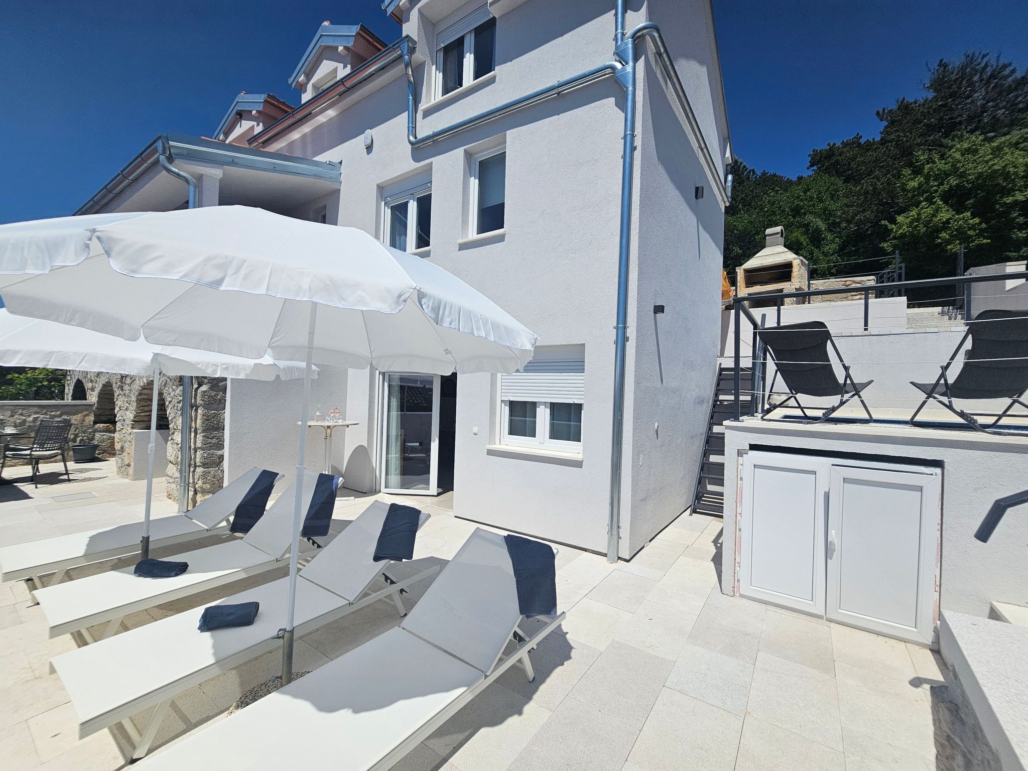 Mit eigenem Pool, BBQ, Terrasse-Binnen