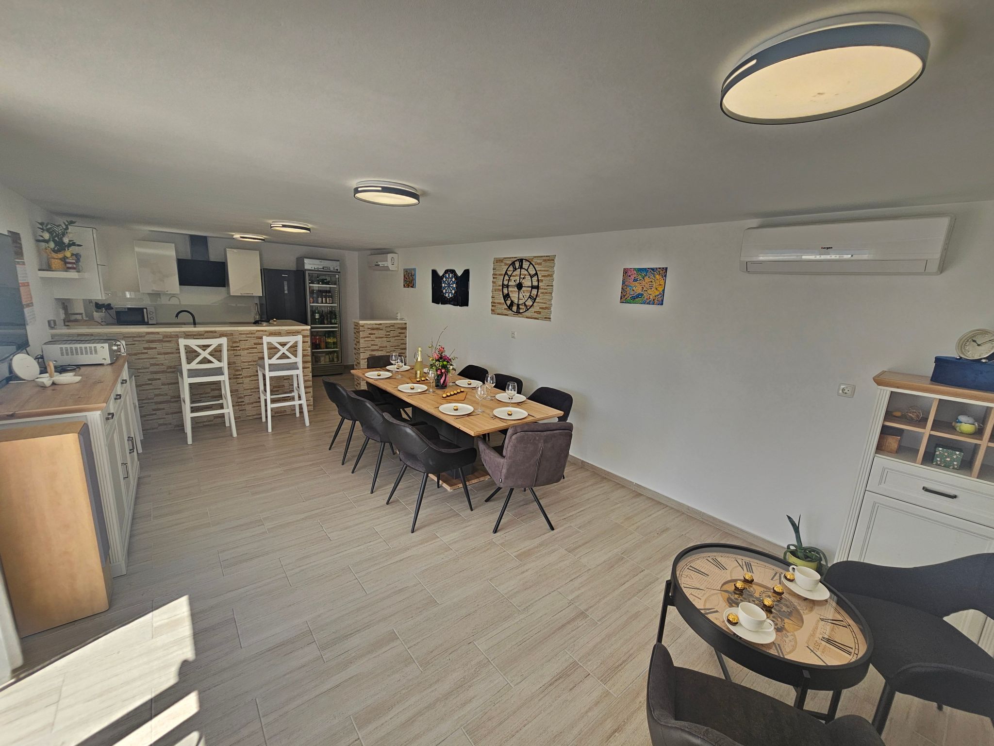 Mit eigenem Pool, BBQ, Terrasse-Binnen