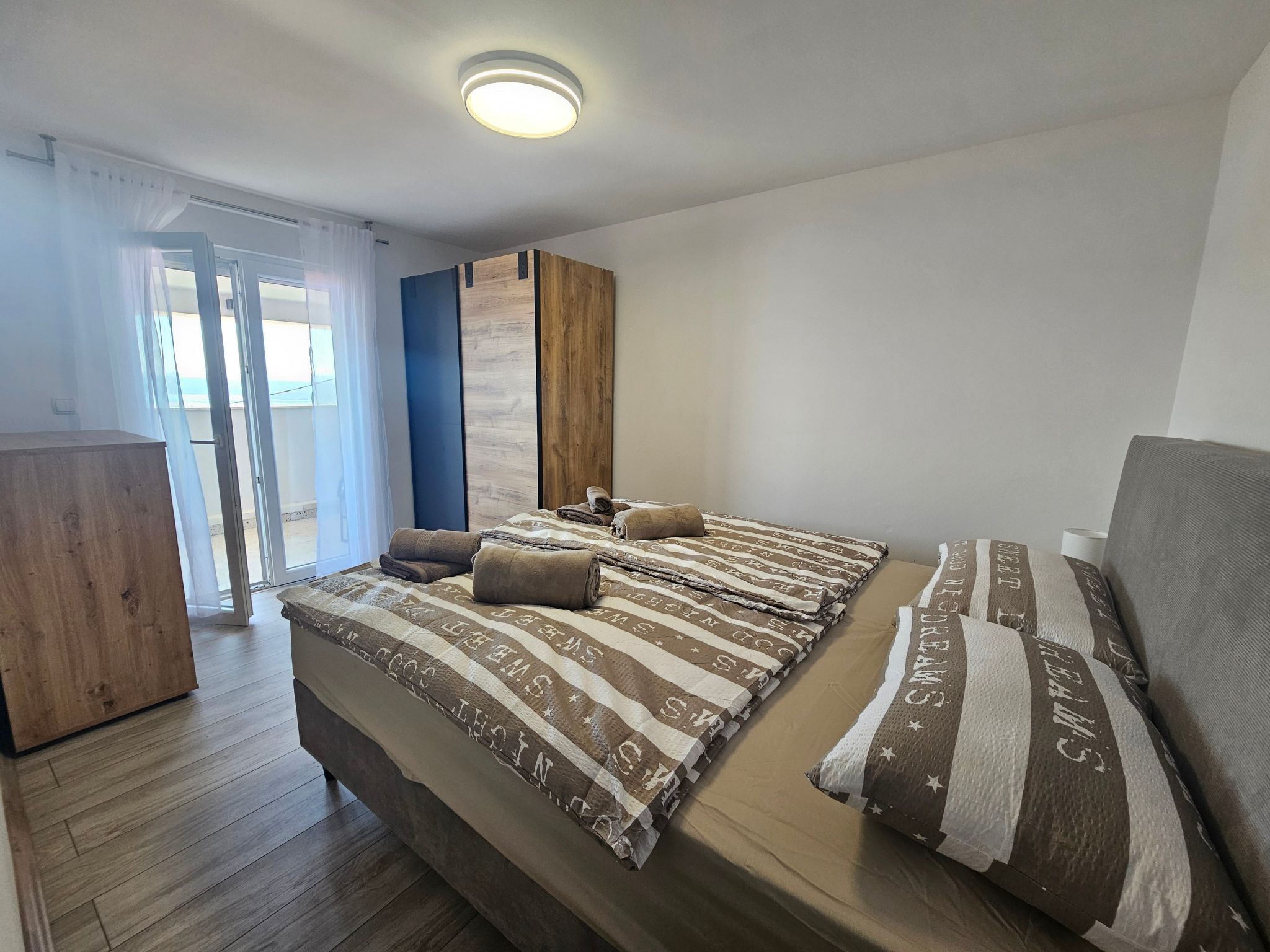 Mit eigenem Pool, BBQ, Terrasse-Binnen