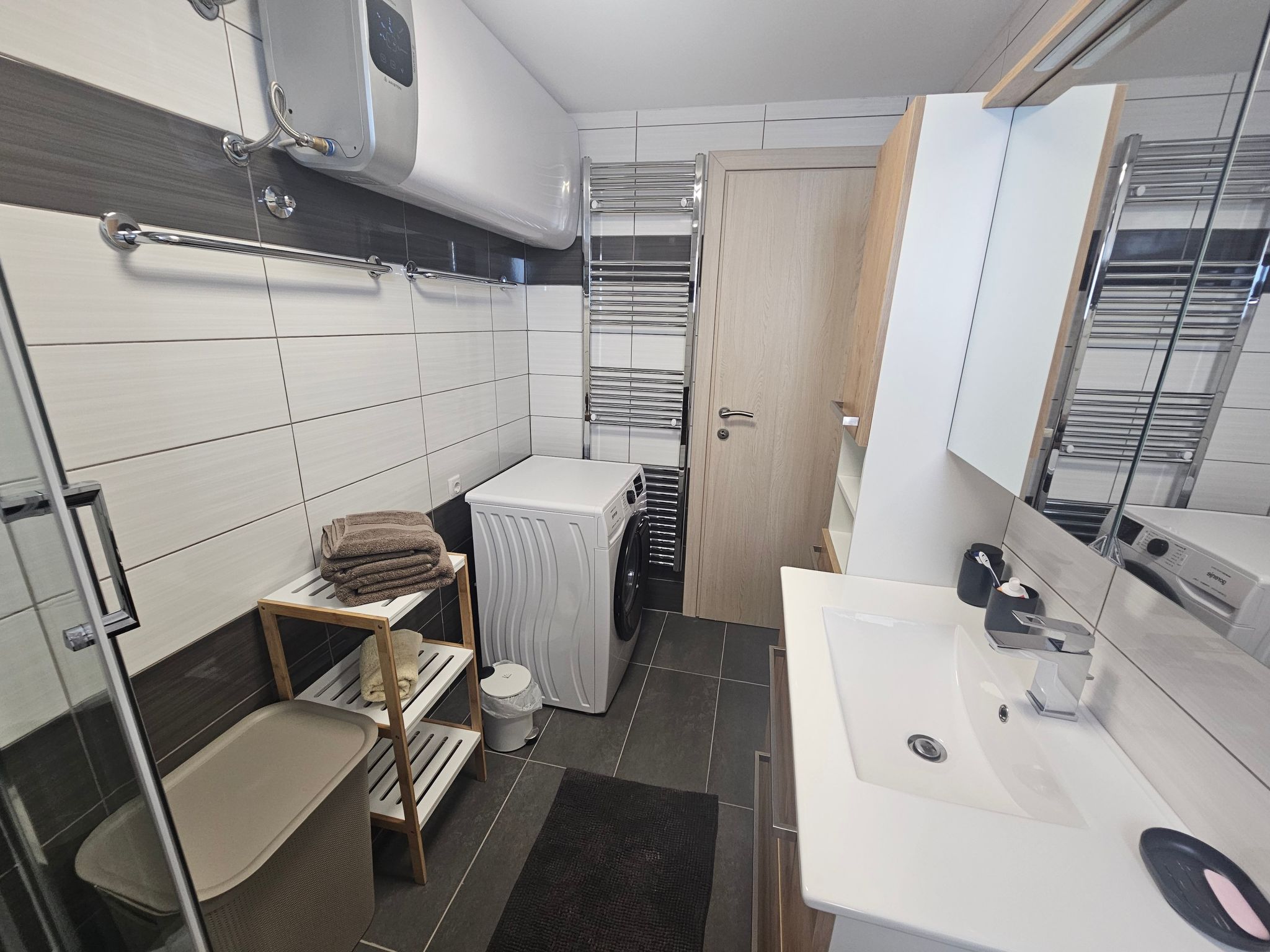 Mit eigenem Pool, BBQ, Terrasse-Binnen