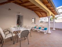 Sfeervol appartement met terras en zeezicht in Dramalj, op 300m van het strand - thumbnail 1