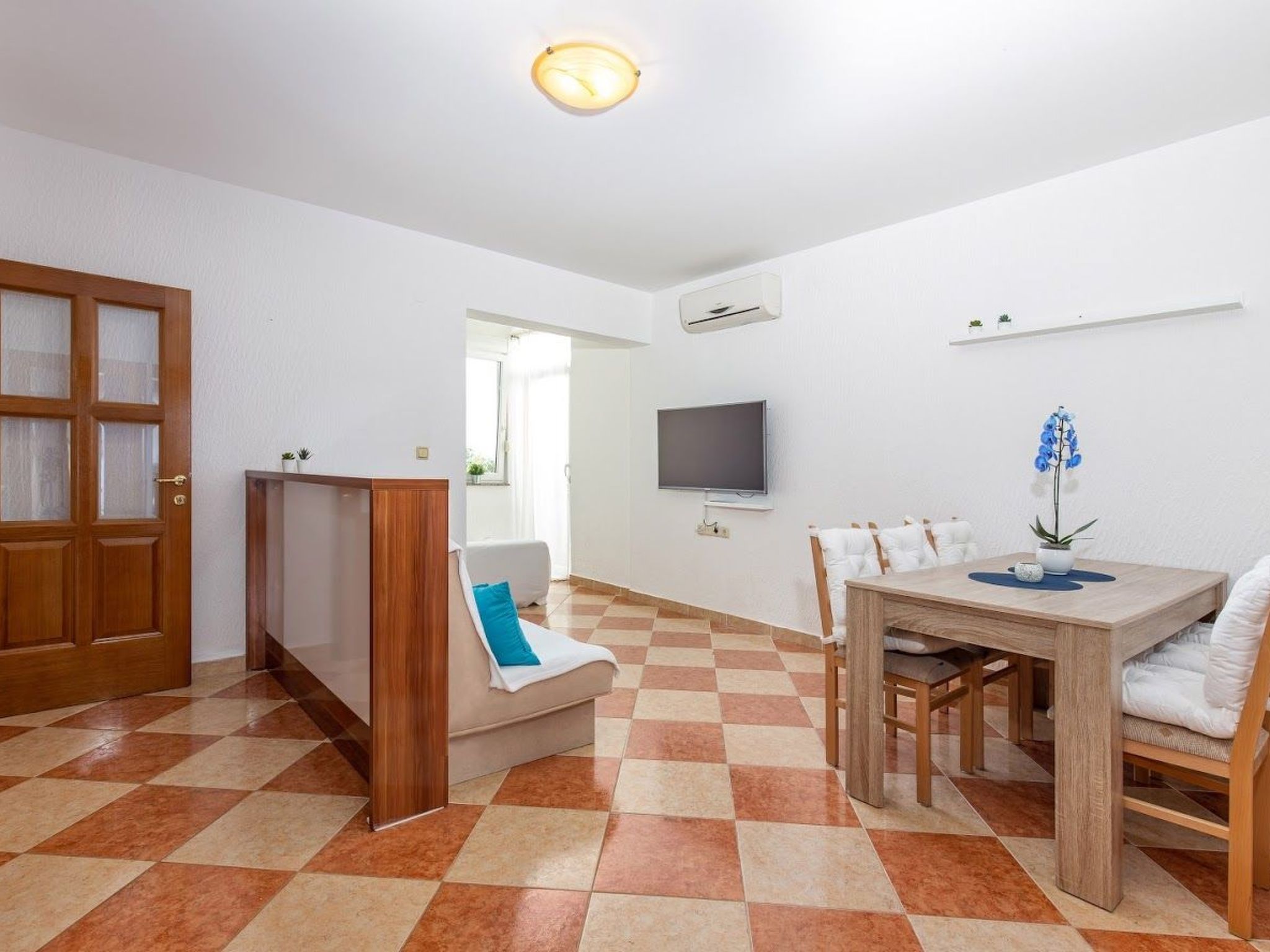 Wohnung mit Terrasse und Meerblick-Dedans