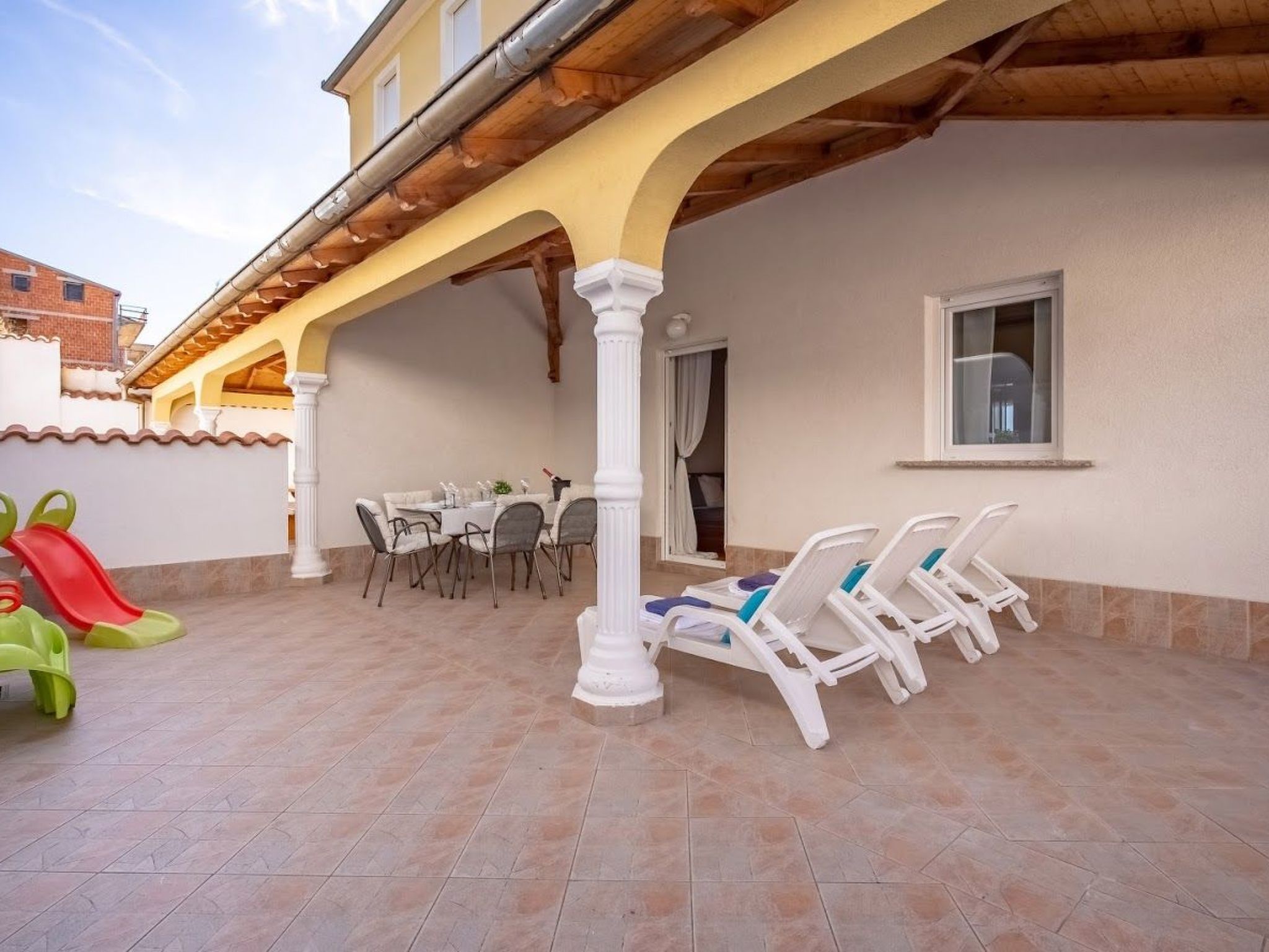 Wohnung mit Terrasse und Meerblick-Dedans