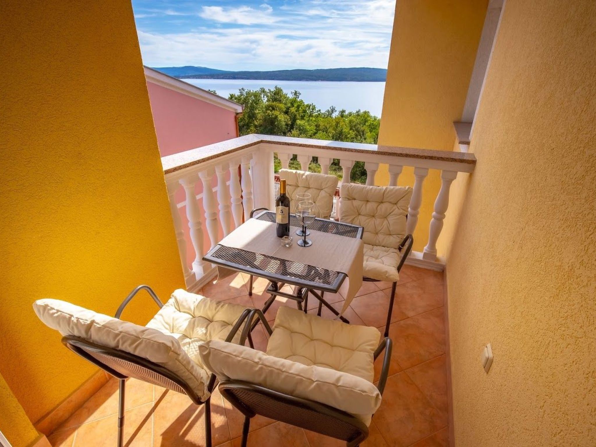 Wohnung mit Terrasse und Meerblick-Binnen