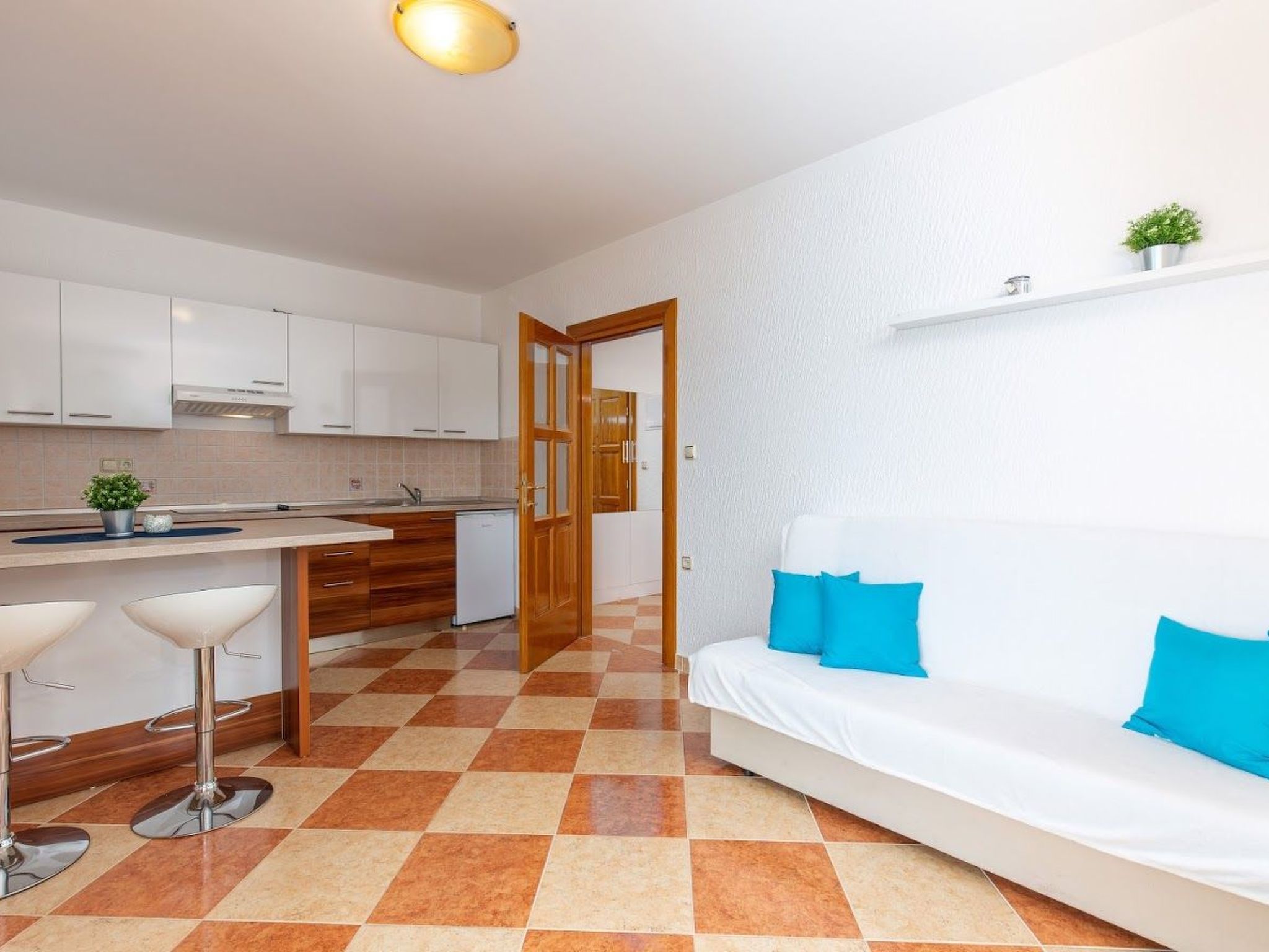 Wohnung mit Balkon und Meerblick-Binnen