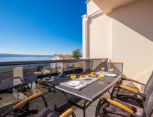 Luxe Vrijstaande Villa met Privézwembad op 90 Meter van Zee in Dramalj - thumbnail 2