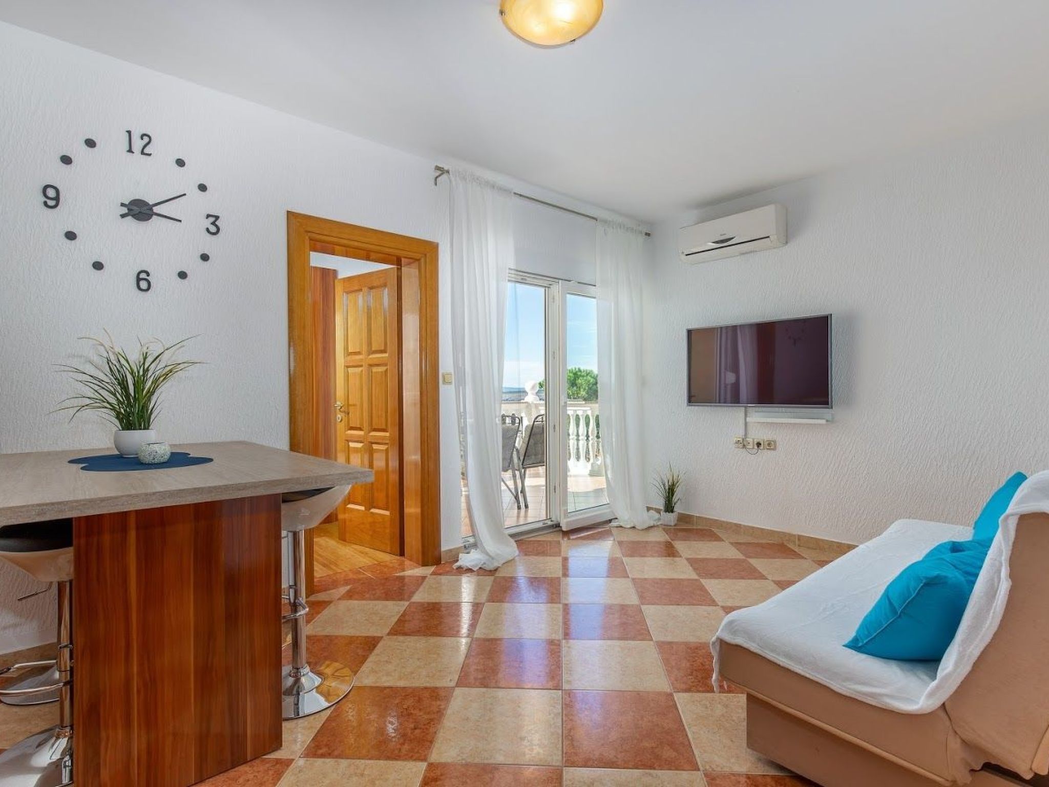 Wohnung mit Balkon und Meerblick-Binnen