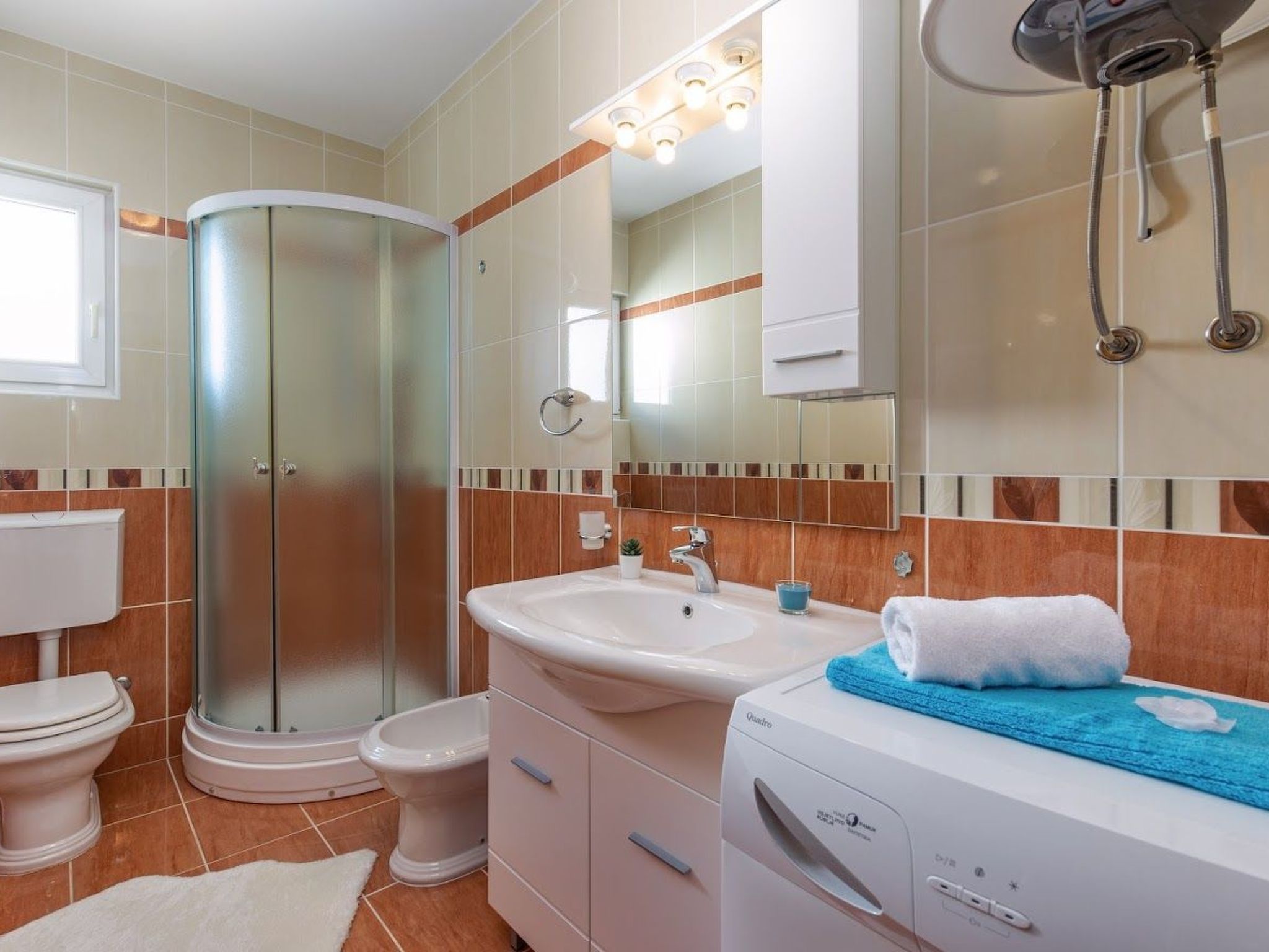 Wohnung mit Balkon und Meerblick-Binnen