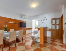 Sfeervol appartement met zonnig terras op 300m van de zee in Dramalj - thumbnail 6