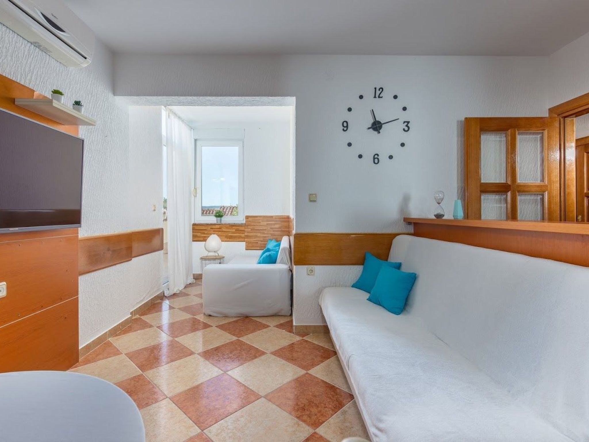 Wohnung mit schöner Terrasse-Binnen