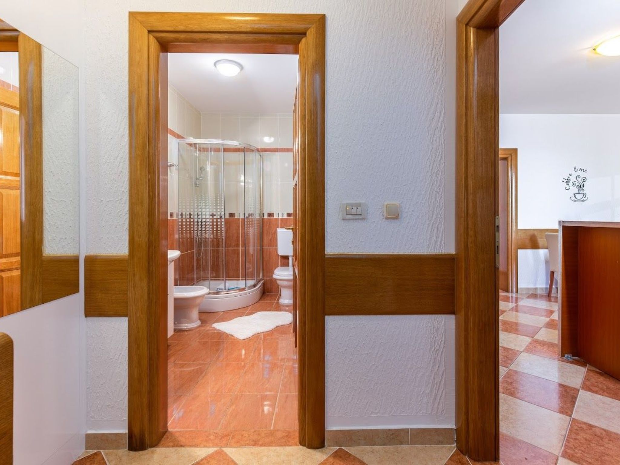 Wohnung mit schöner Terrasse-Binnen