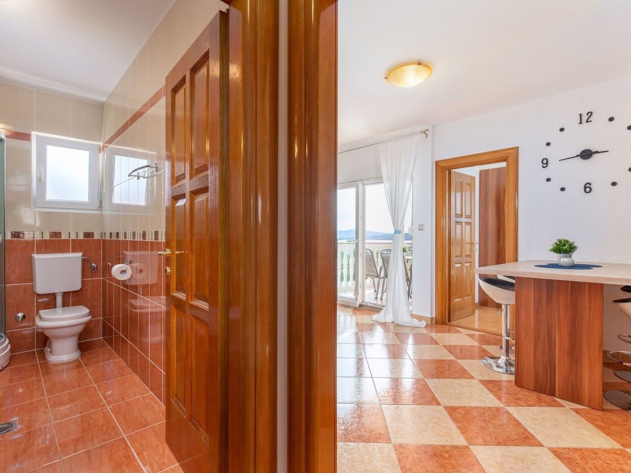 Wohnung mit Balkon und Meerblick-Dedans