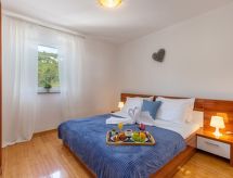 Appartement met terras en zeezicht in Dramalj, 300m van de zee - thumbnail 1