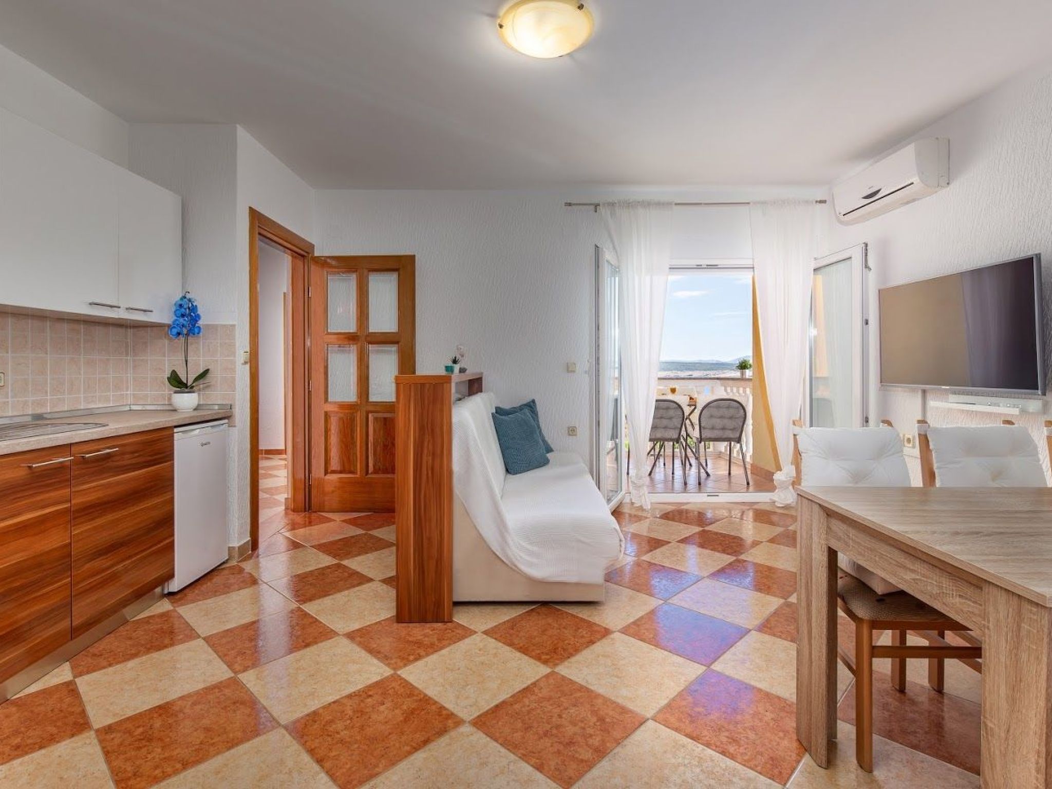 Wohnung mit Terrasse und Meerblick-Dedans