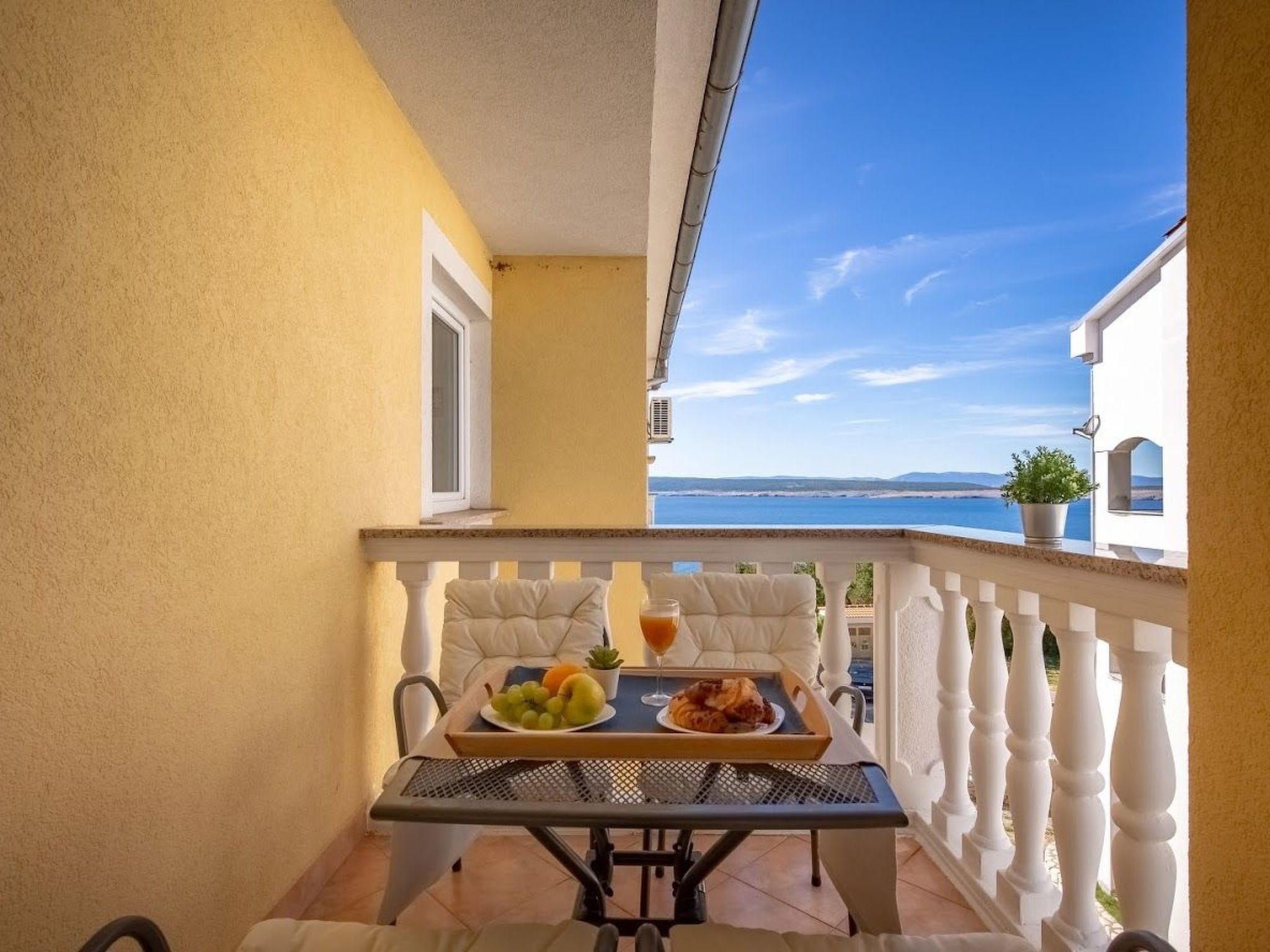 Wohnung mit Terrasse und Meerblick-Dedans