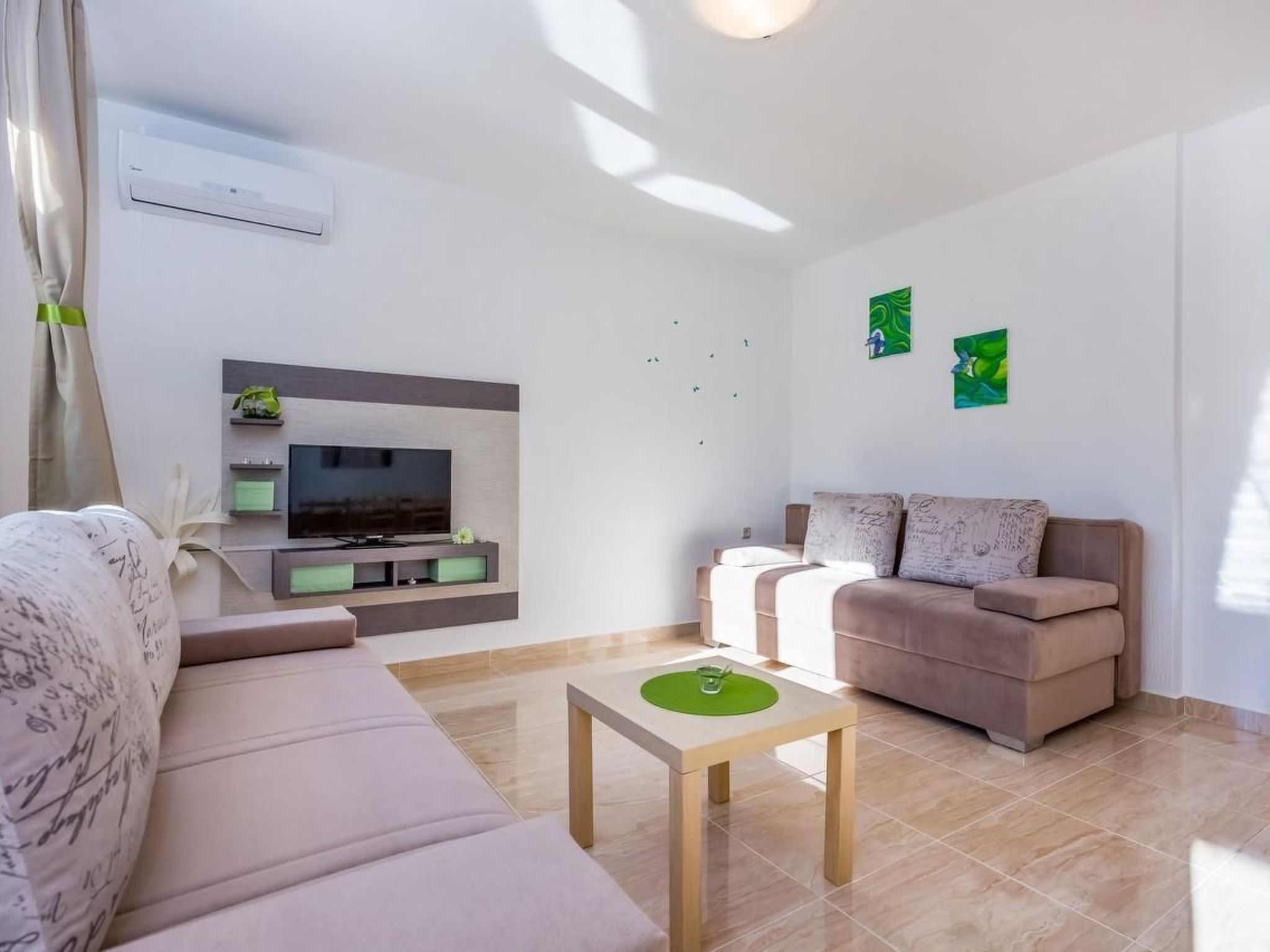 Haus in Dramalj mit gemeinschaftlichem Pool-Binnen