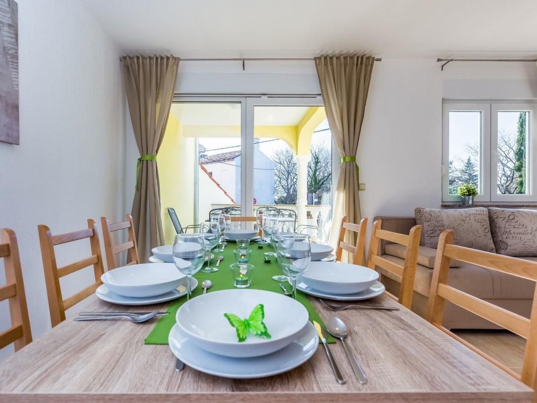 Haus in Dramalj mit gemeinschaftlichem Pool-Binnen