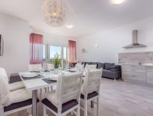 Vila Veronique 6: Vrijstaande villa met privézwembad op 90m van zee in Dramalj - thumbnail 3