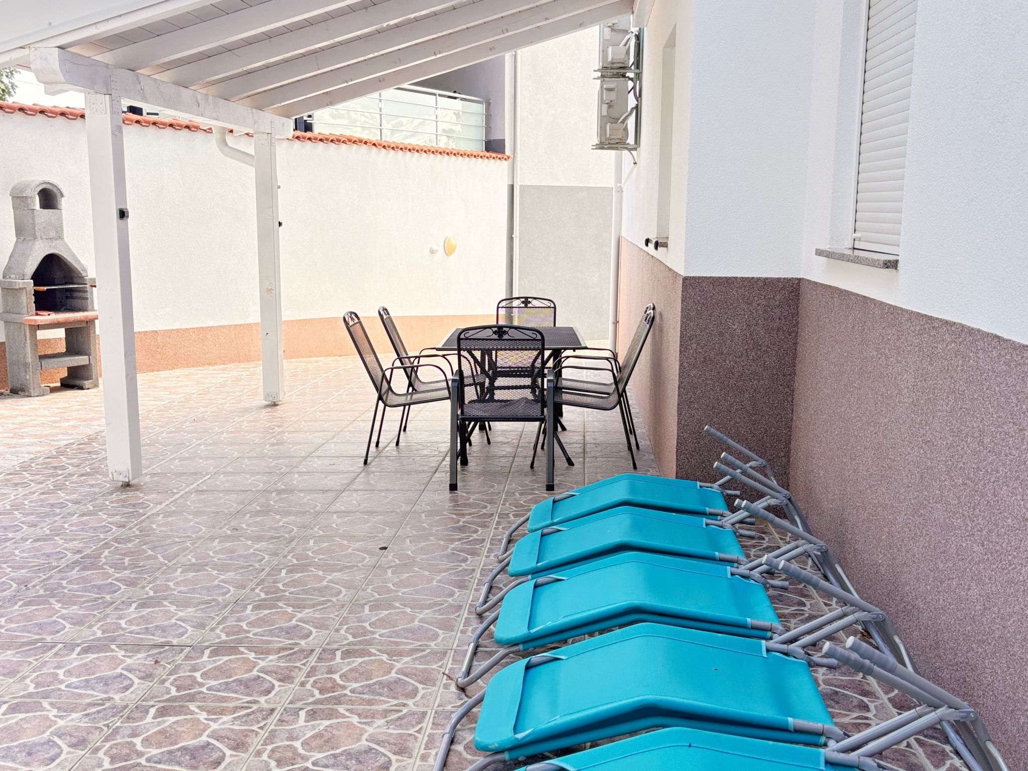 "Vila Chiara" mit Pool-Binnen