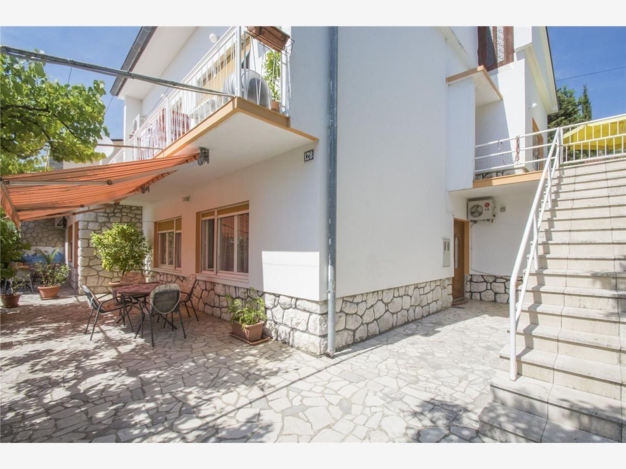 Photo of Wohnung in Dramalj mit Schöner Terrasse und Meerblick