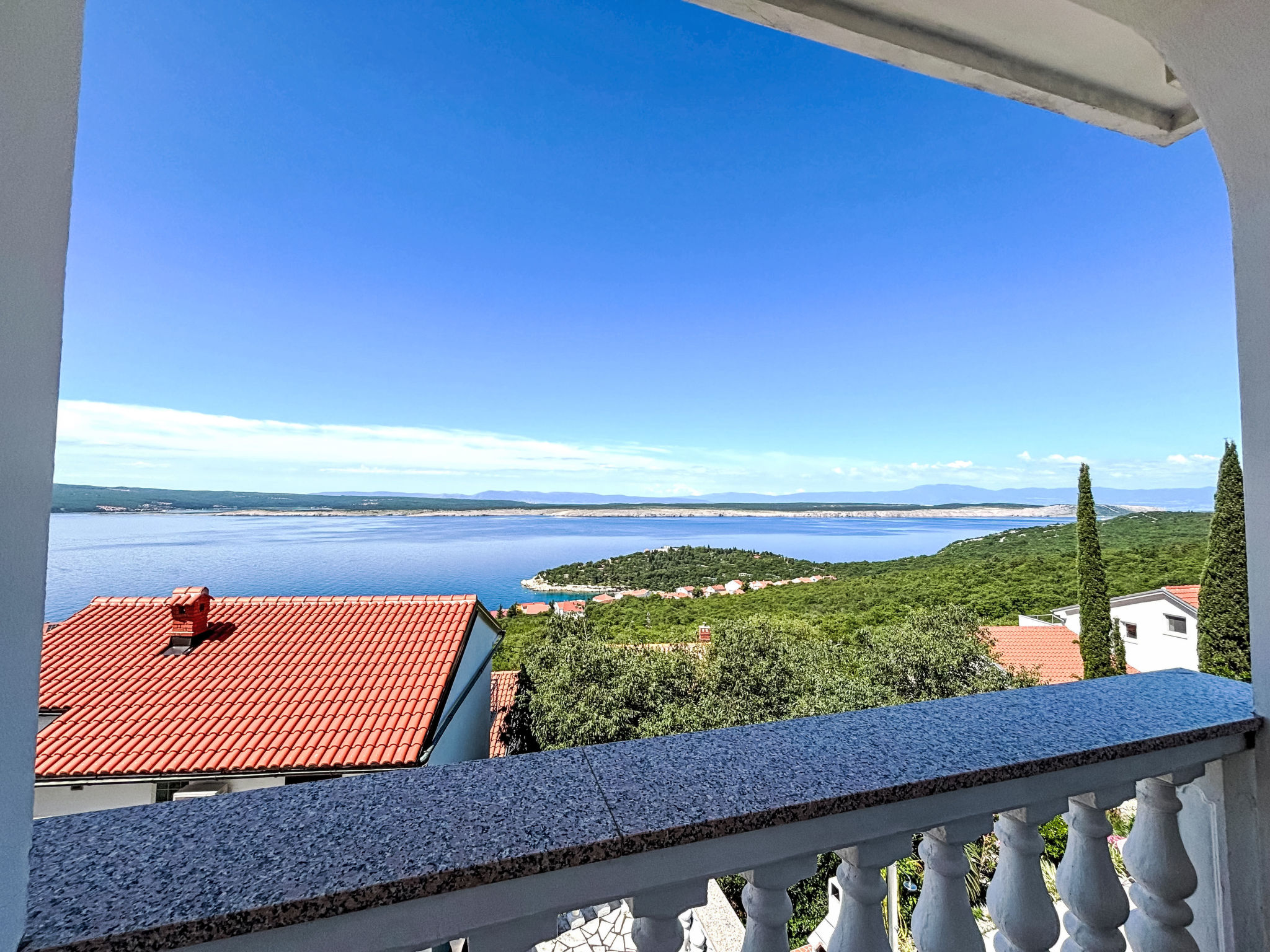 Appartement in Dramalj mit Möbliertem Balkon - Draußen