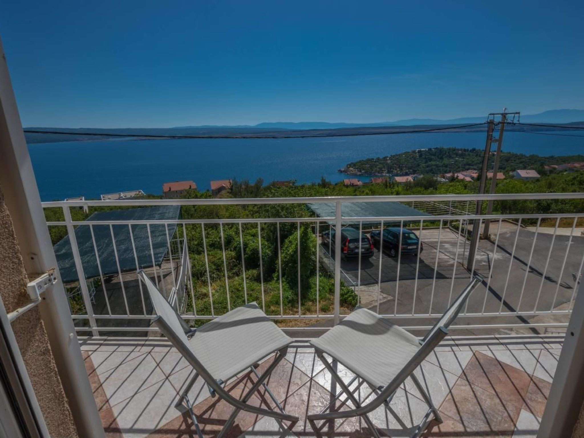 In Dramalj mit Eigenem Balkon-Outside