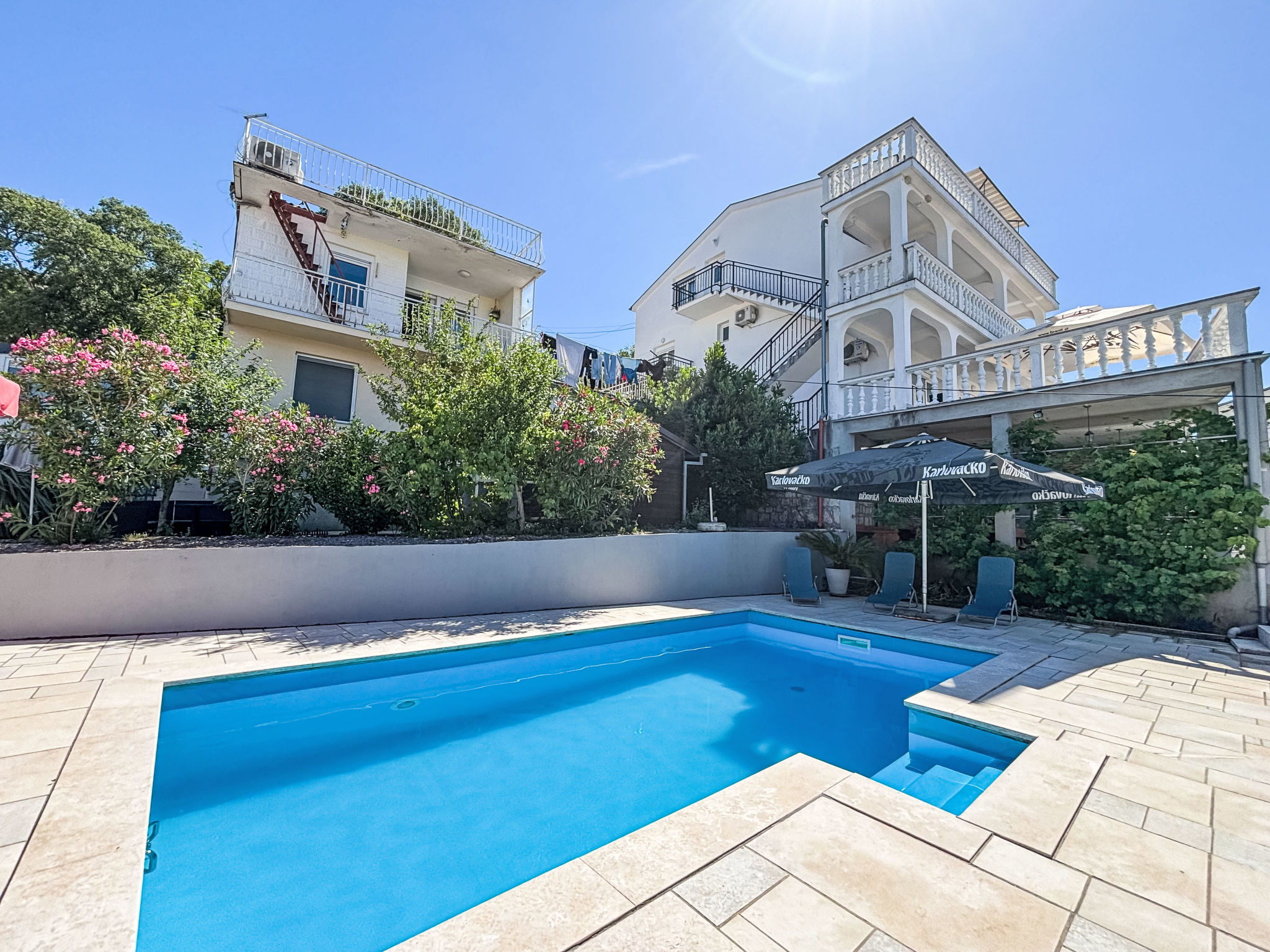 Appartement in Dramalj mit Möbliertem Balkon - Draußen