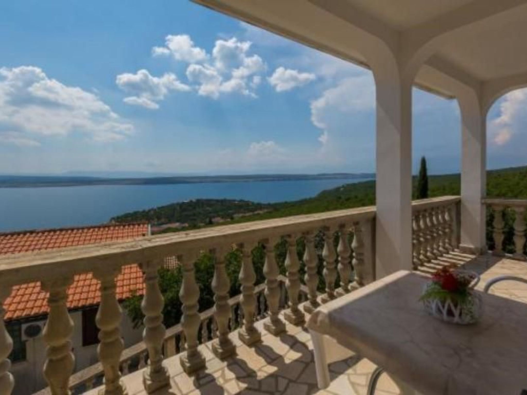 Appartement in Dramalj mit Möbliertem Balkon-Outside