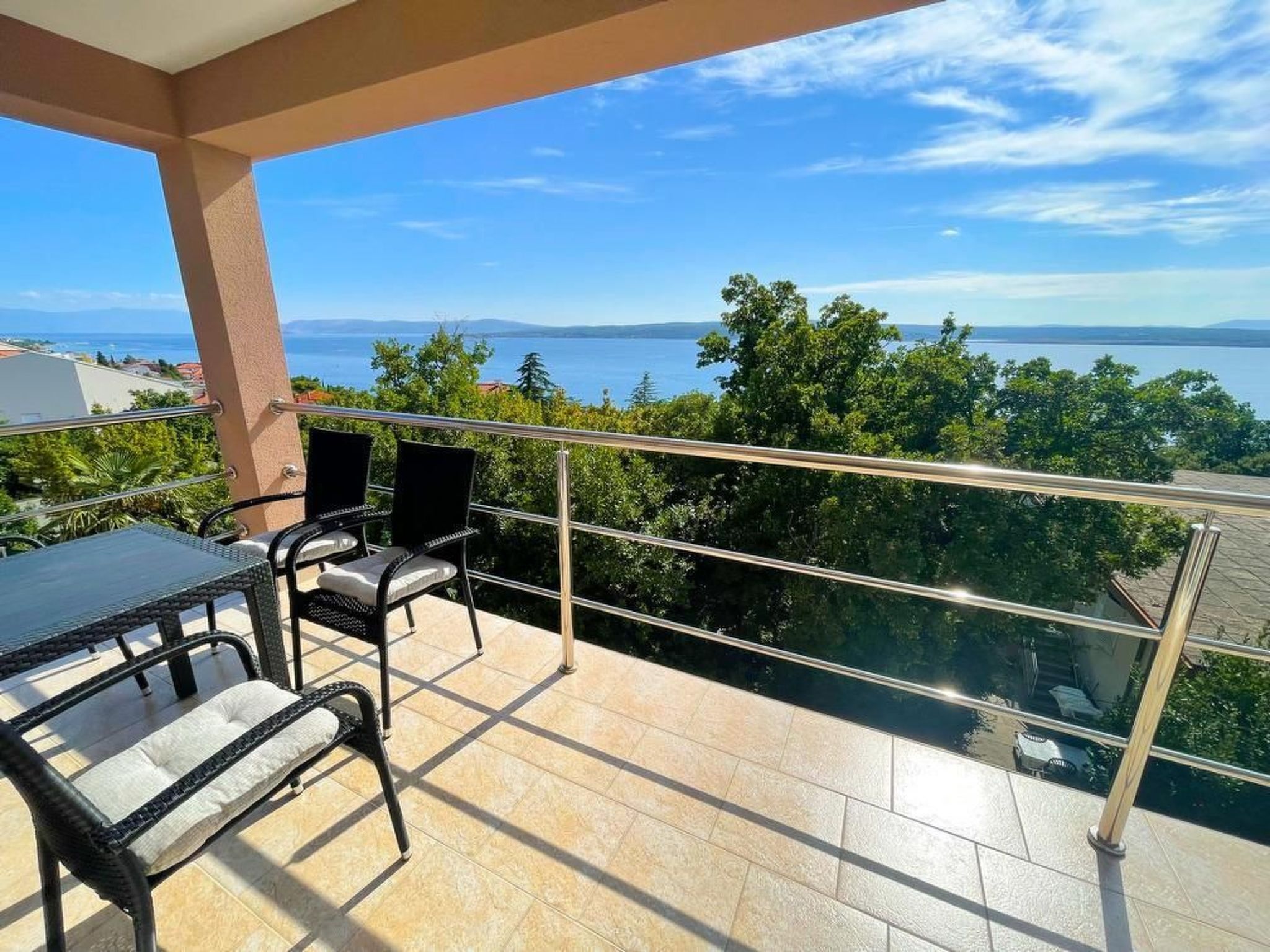 Wohnung in Dramalj mit Möbliertem Balkon