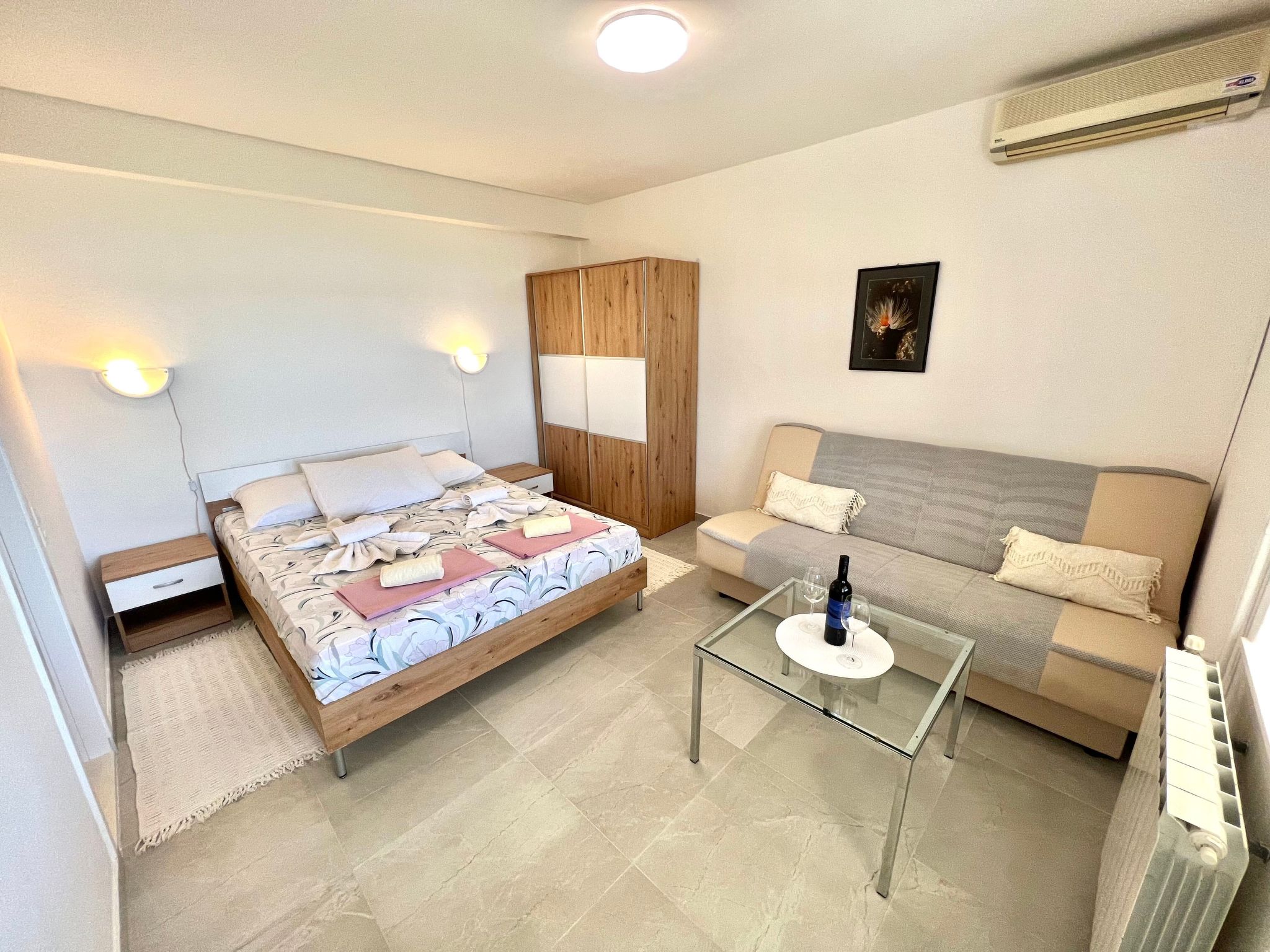 In Dramalj mit Terrasse und Garten und Meerblick-Binnen