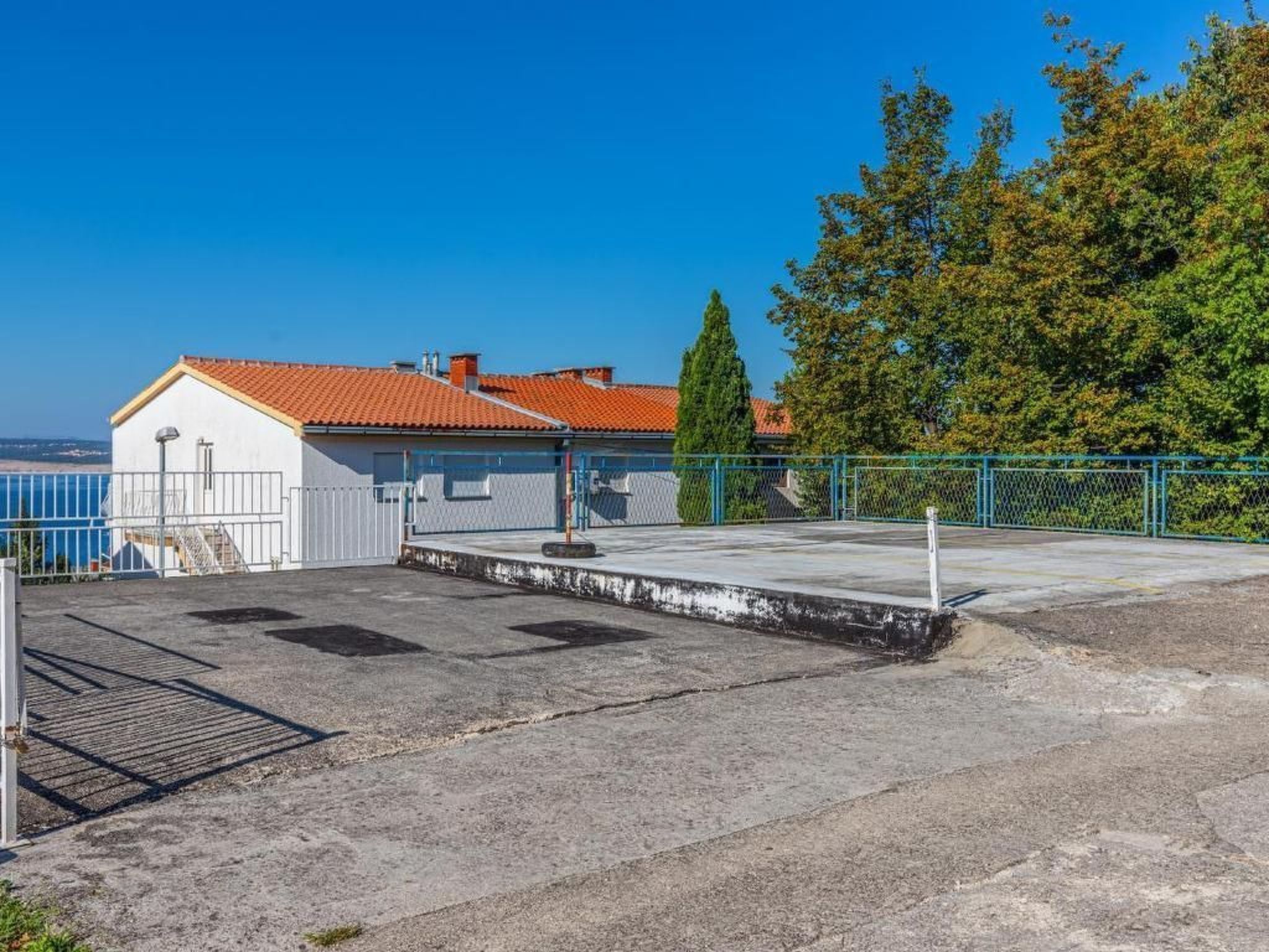 Photo of in Dramalj mit Terrasse und Grill