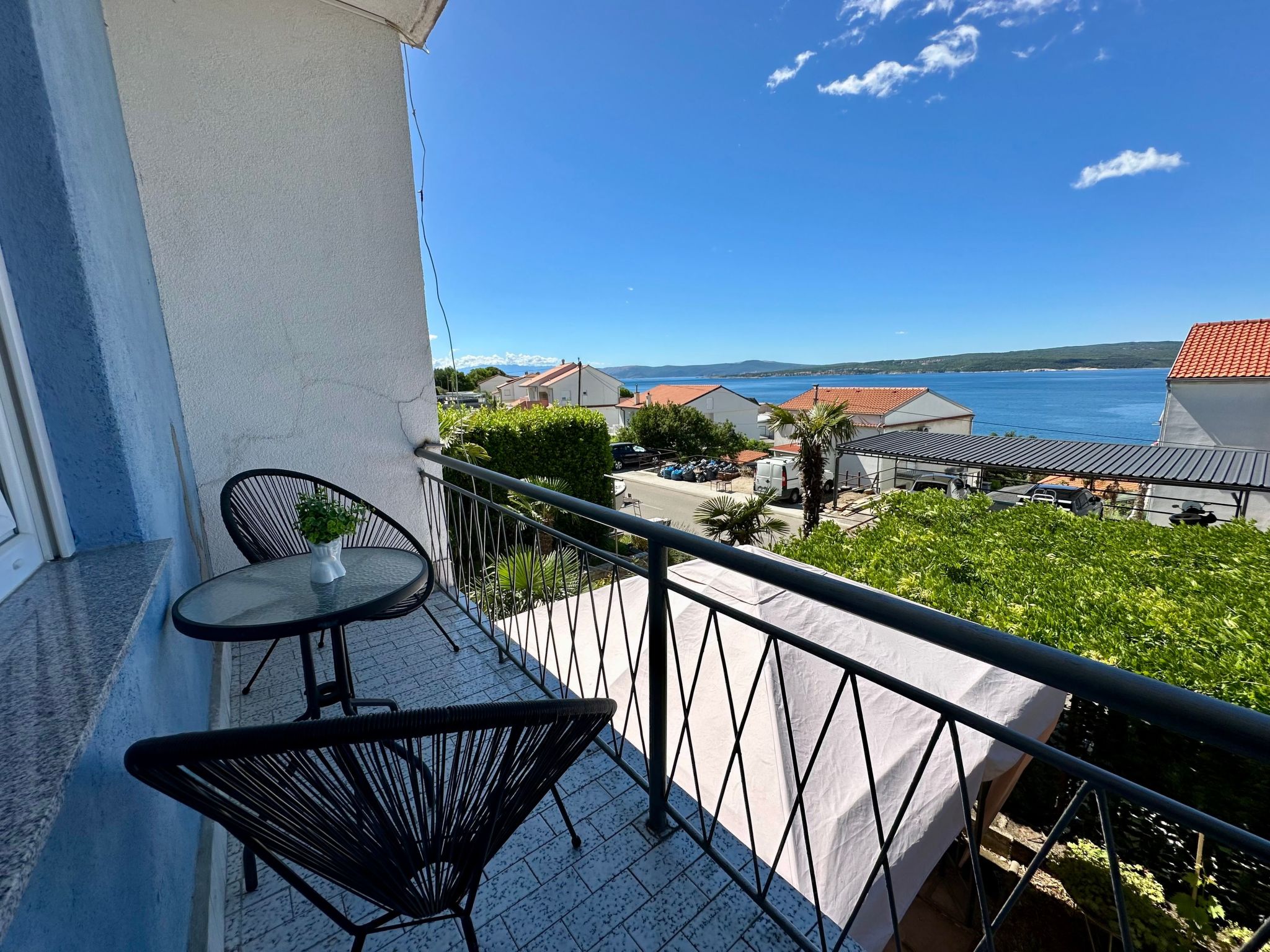 Photo of Gesamte Wohnung in Dramalj mit Terrasse und Grill