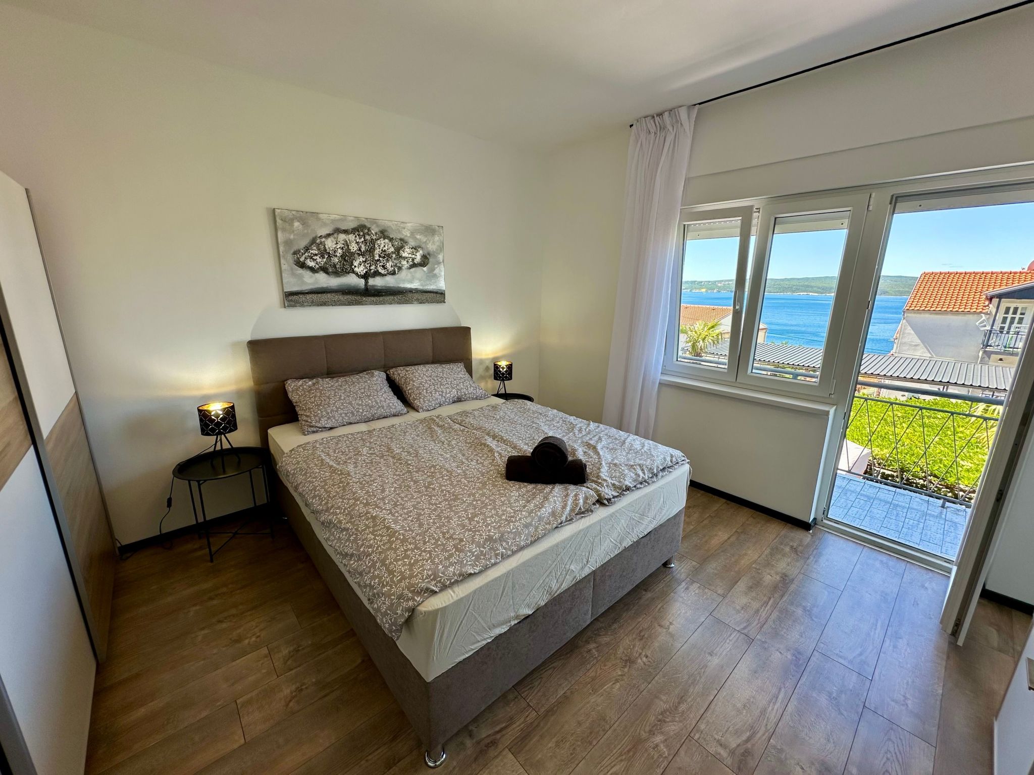 Photo of Gesamte Wohnung in Dramalj mit Terrasse und Grill