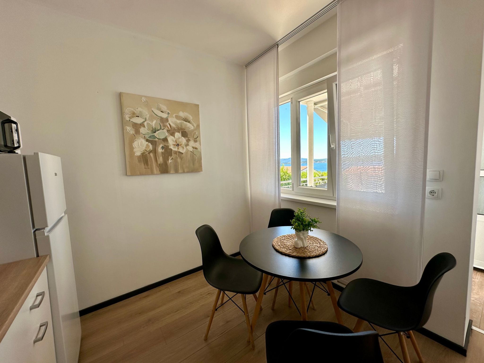 Photo of Gesamte Wohnung in Dramalj mit Terrasse und Grill