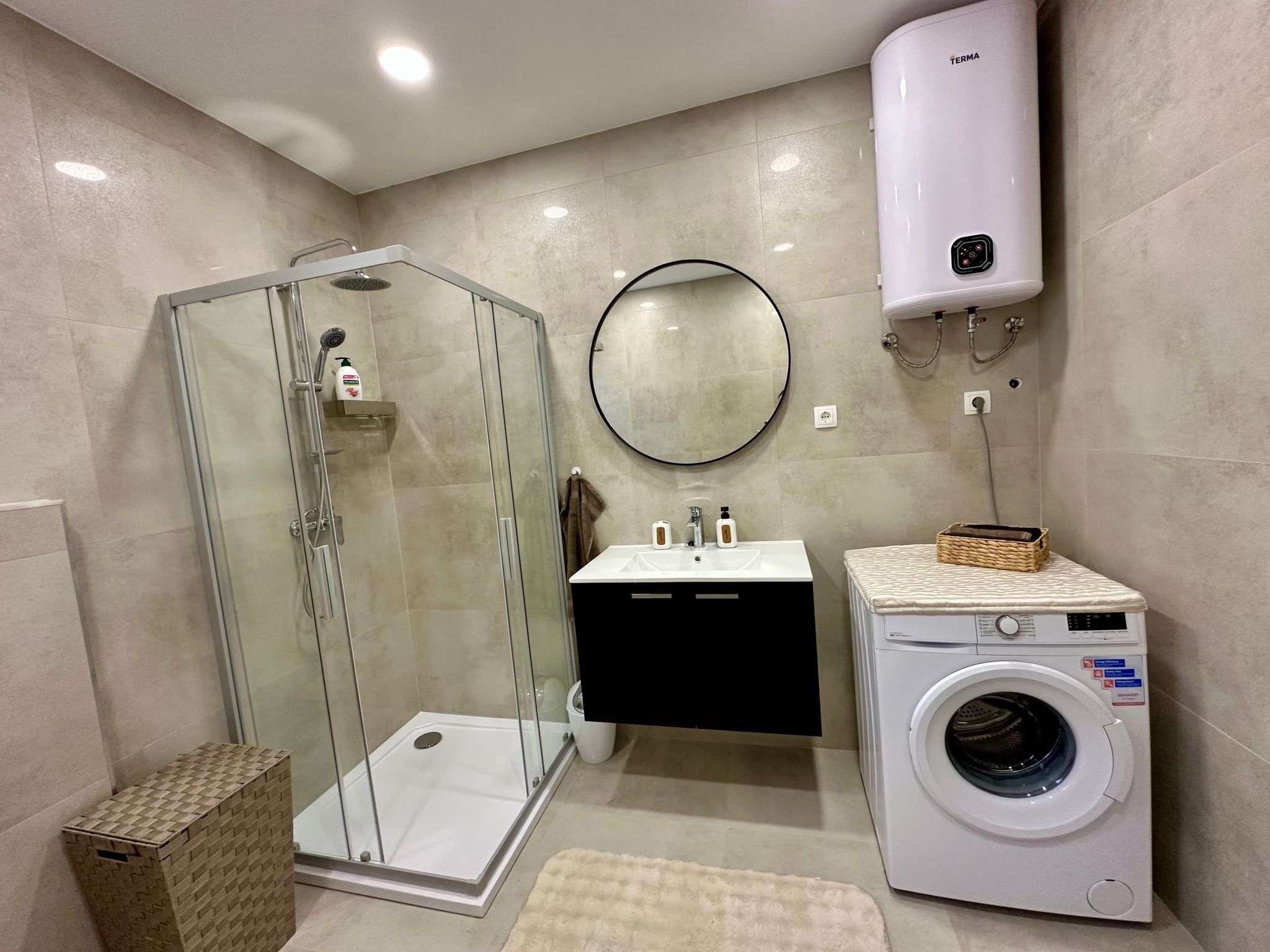 Photo of Gesamte Wohnung in Dramalj mit Terrasse und Grill