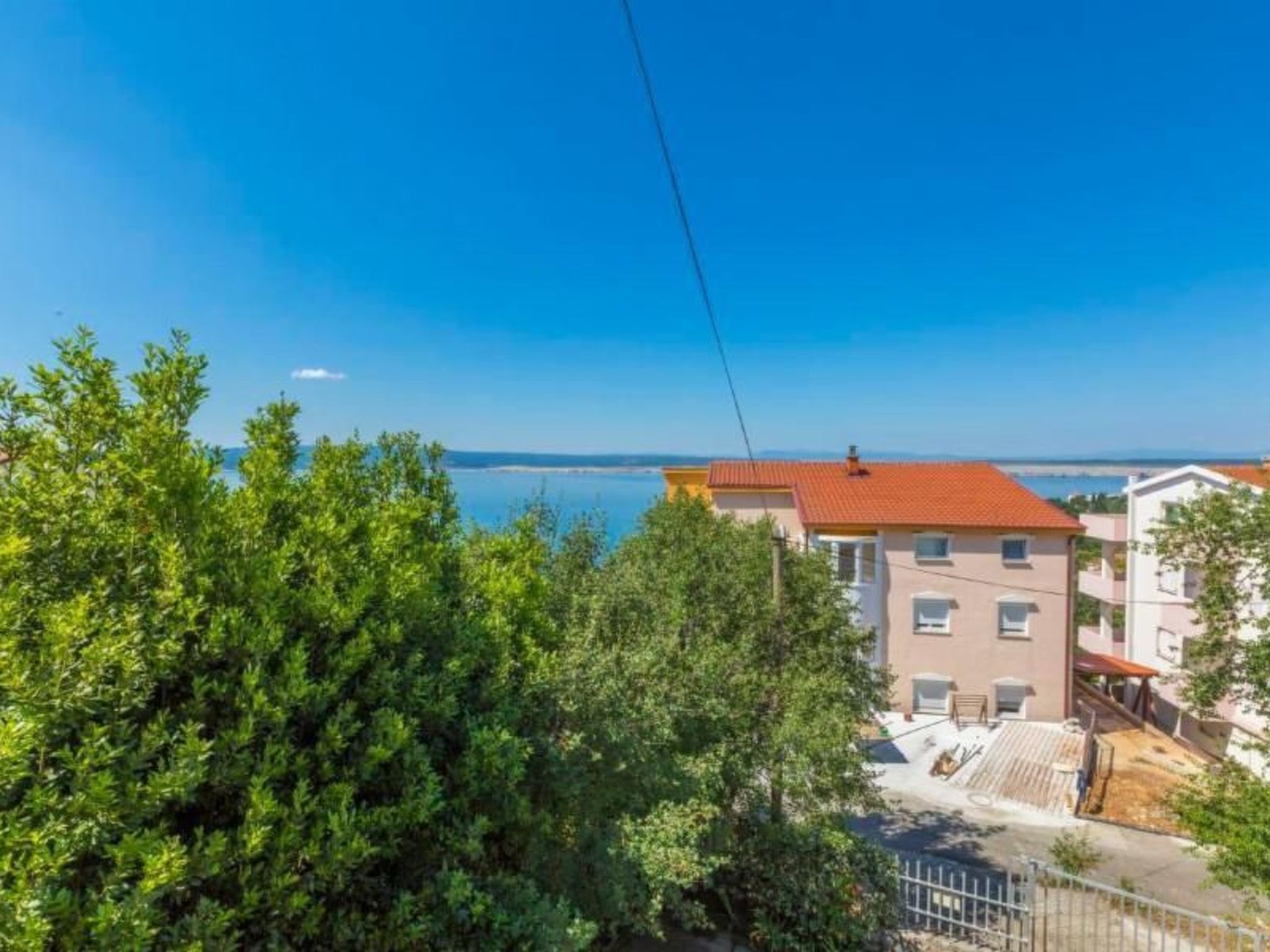 Appartement in Dramalj mit Möbliertem Balkon-Draußen