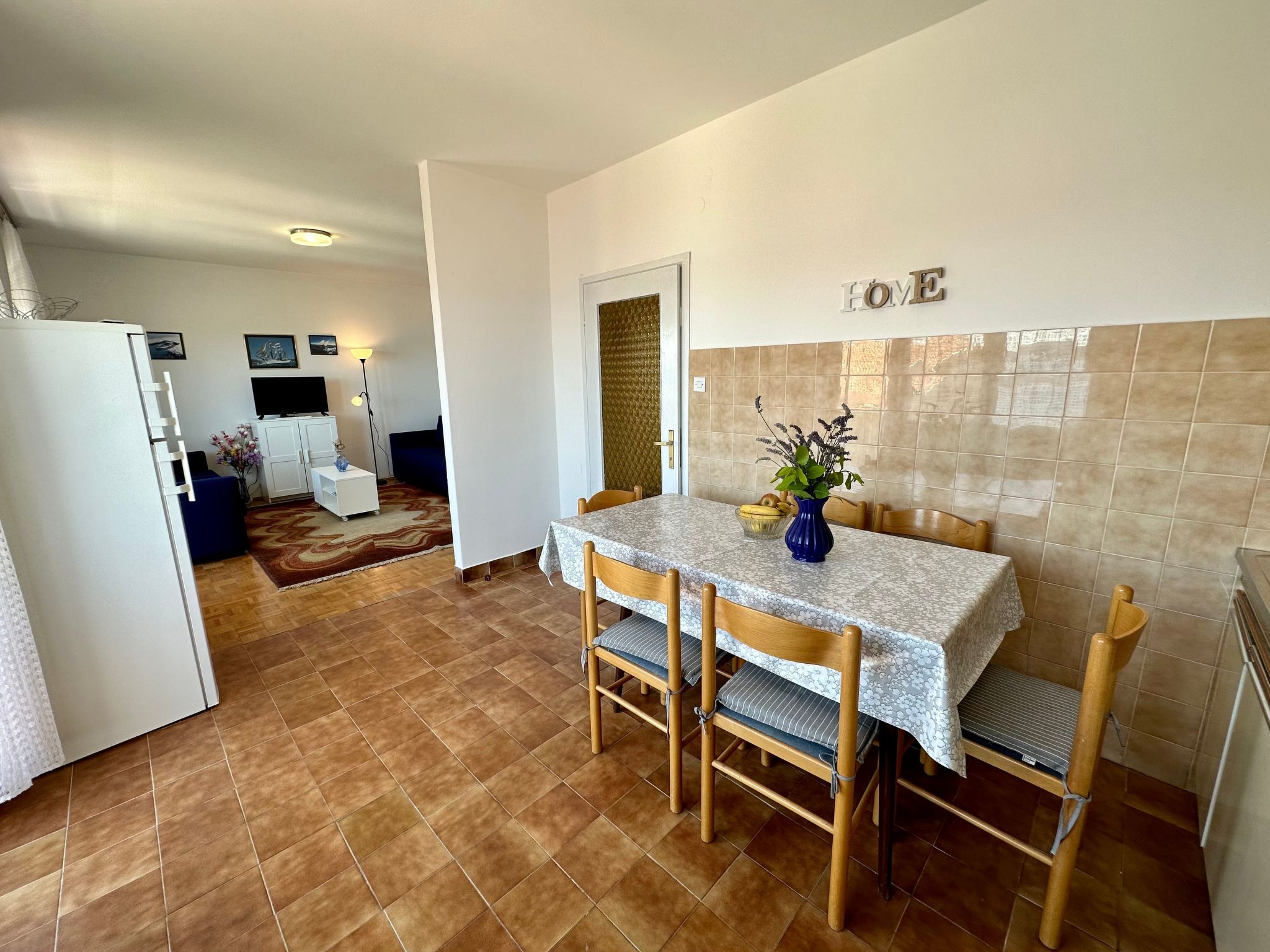 Apartment Mona 1-Drinnen