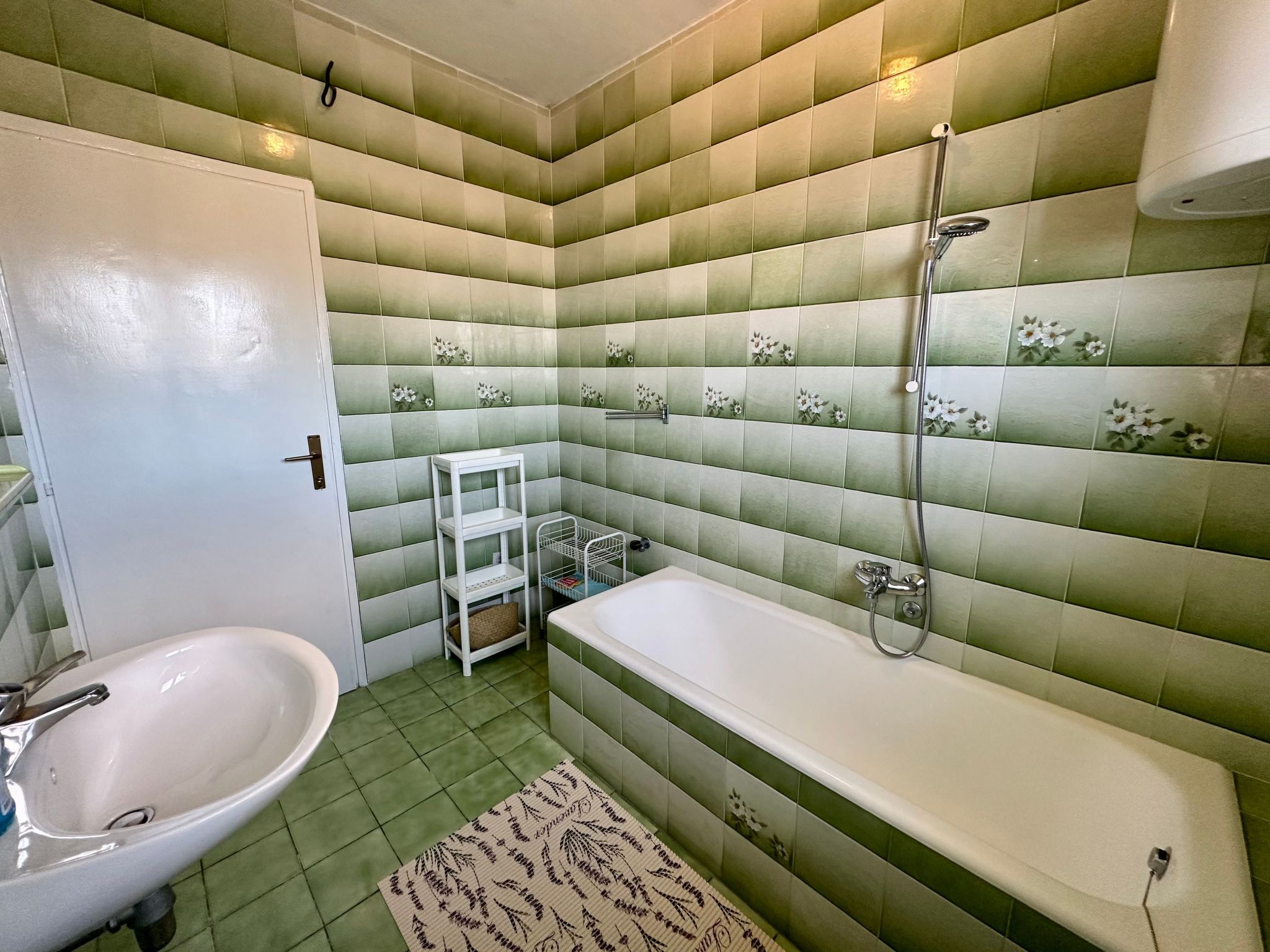 Apartment Mona 1-Drinnen