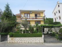 Appartement in Dramalj mit Terrasse