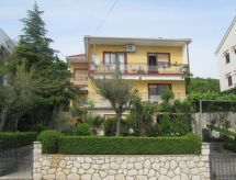 Appartement in Dramalj mit Terrasse